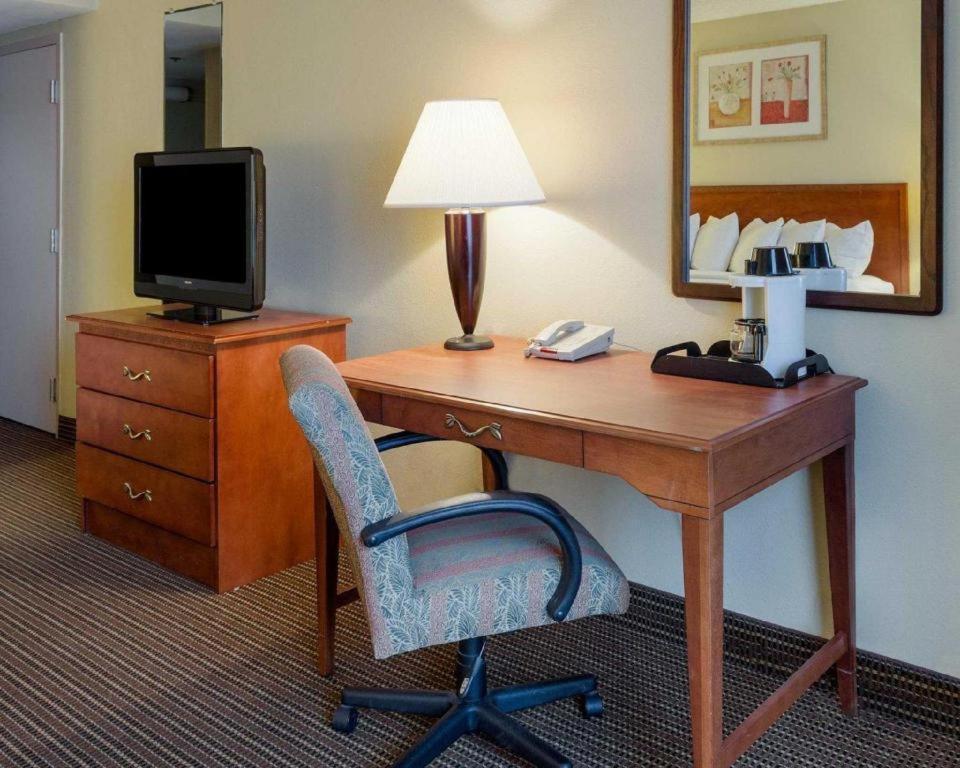Rodeway Inn photo 21