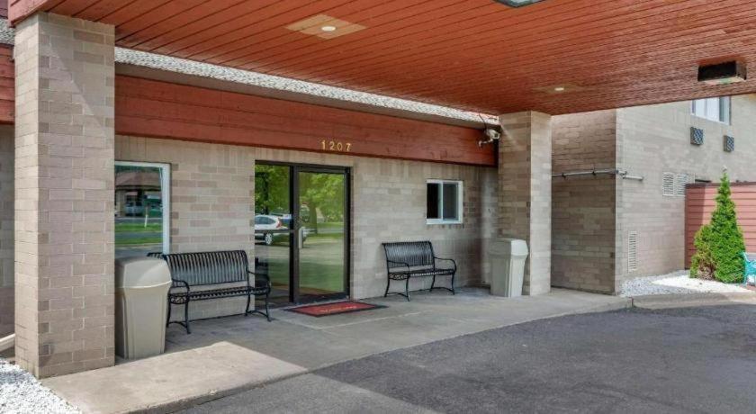 Econo Lodge photo 20