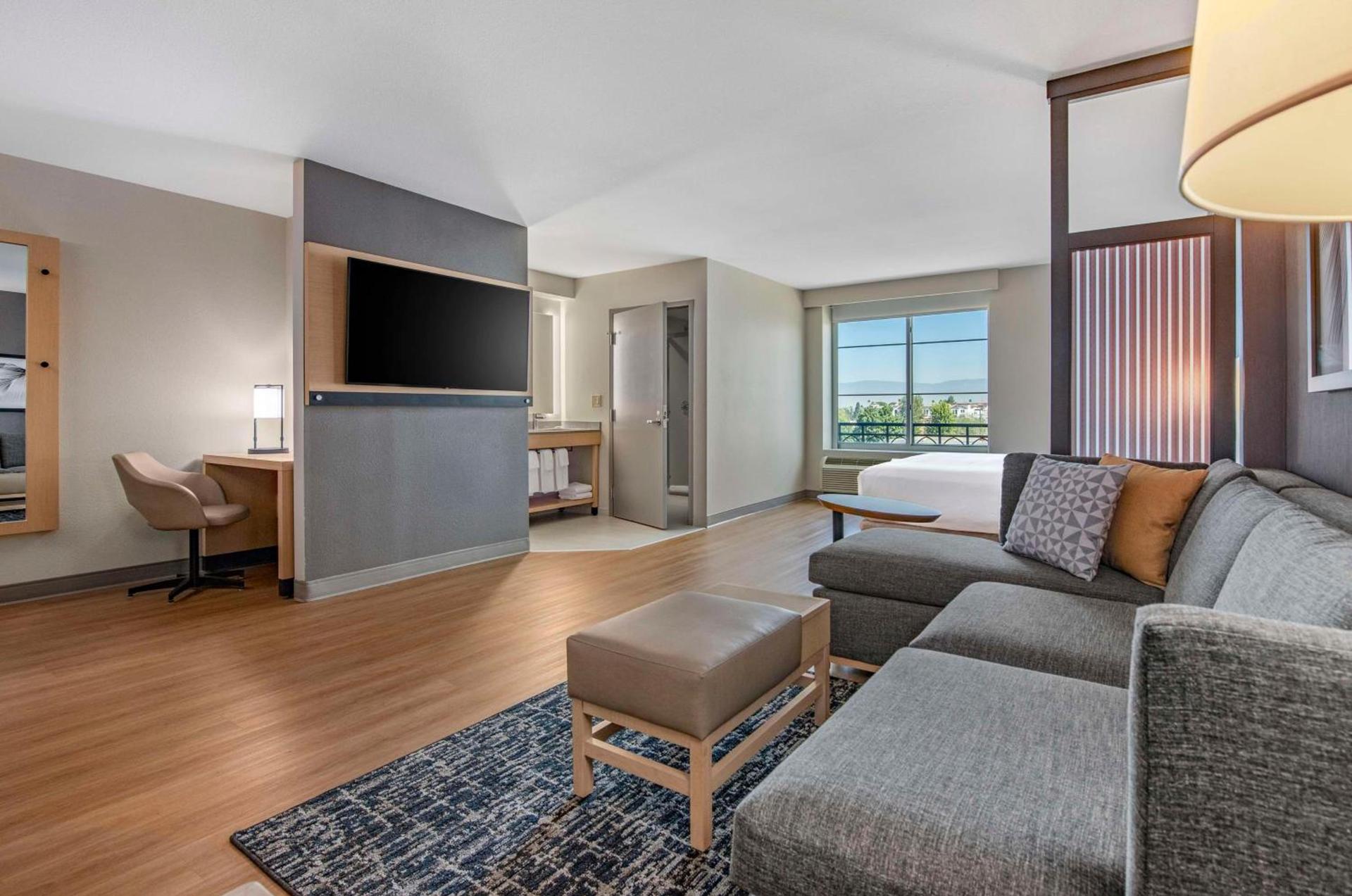 Hyatt Place Riverside Downtown photo 19