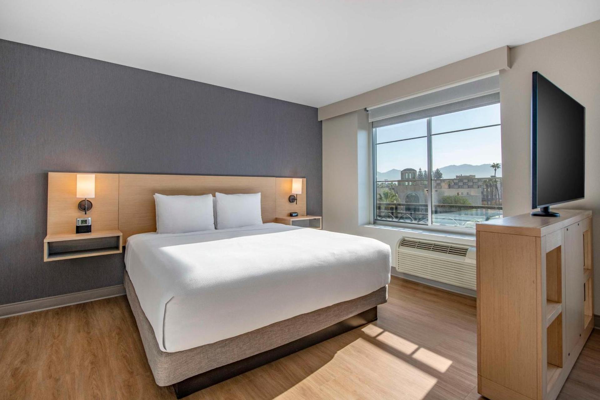 Hyatt Place Riverside Downtown photo 26