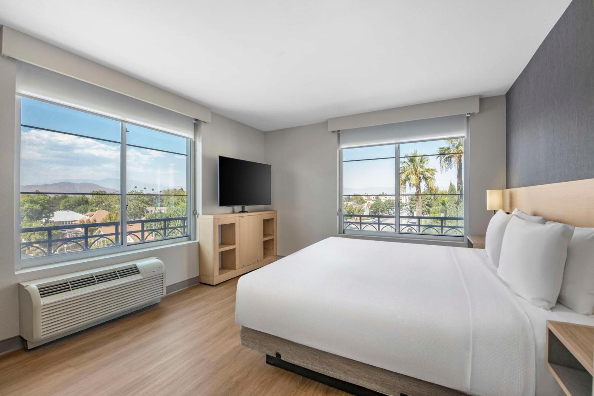 Hyatt Place Riverside Downtown photo 37