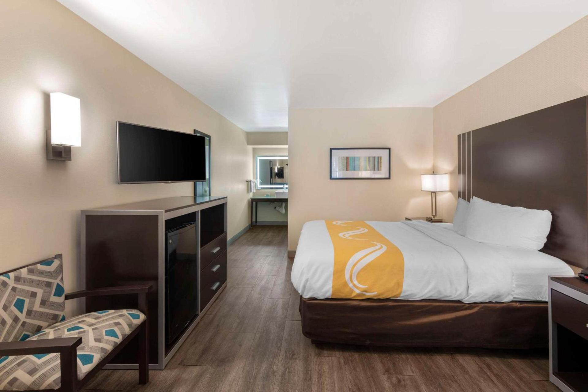 Quality Inn & Suites Camarillo-Oxnard photo 15