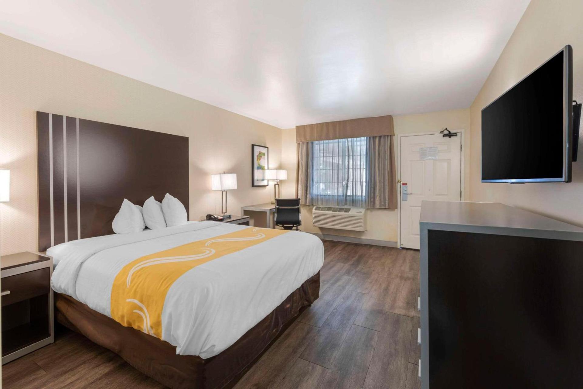 Quality Inn & Suites Camarillo-Oxnard photo 16
