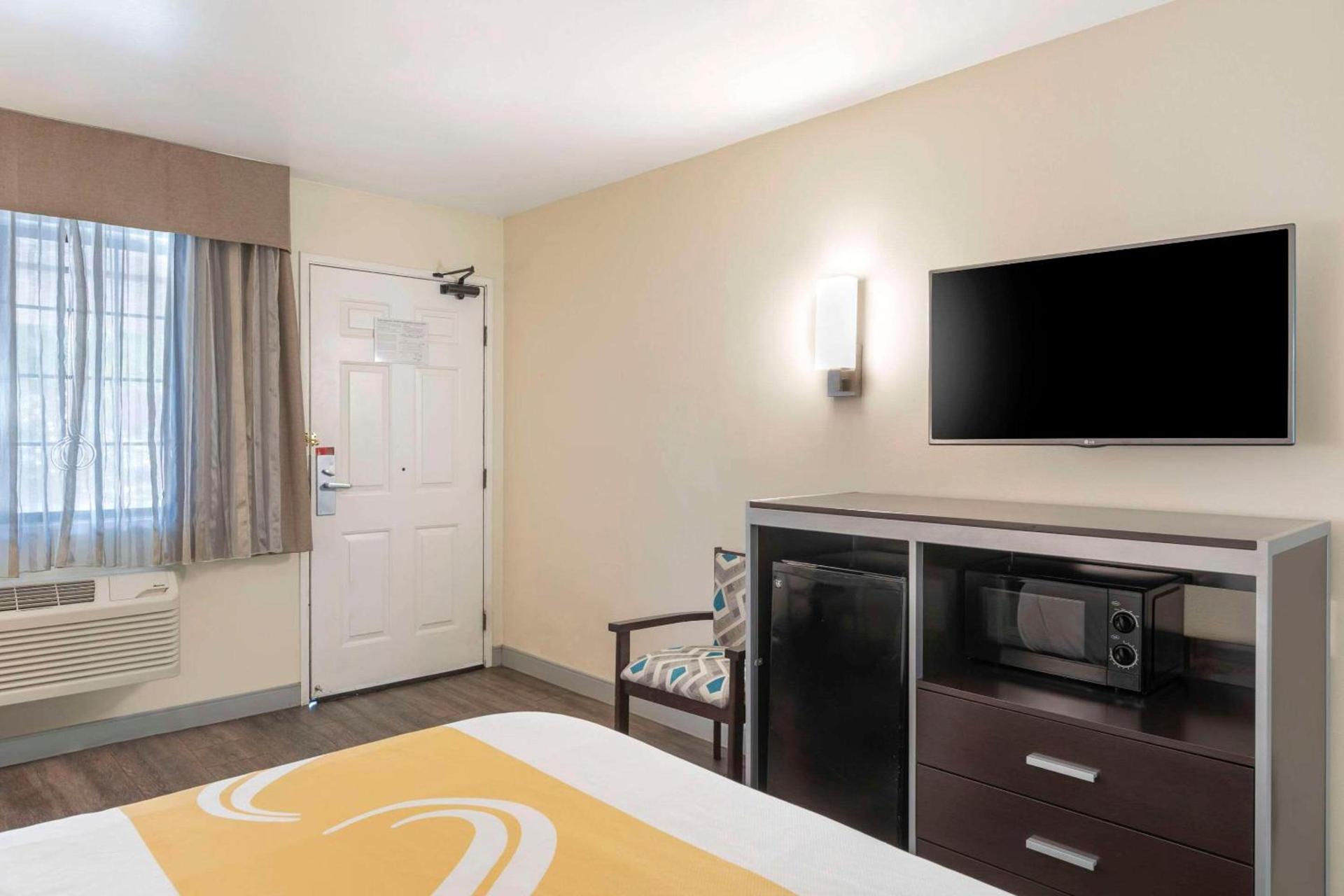 Quality Inn & Suites Camarillo-Oxnard photo 17