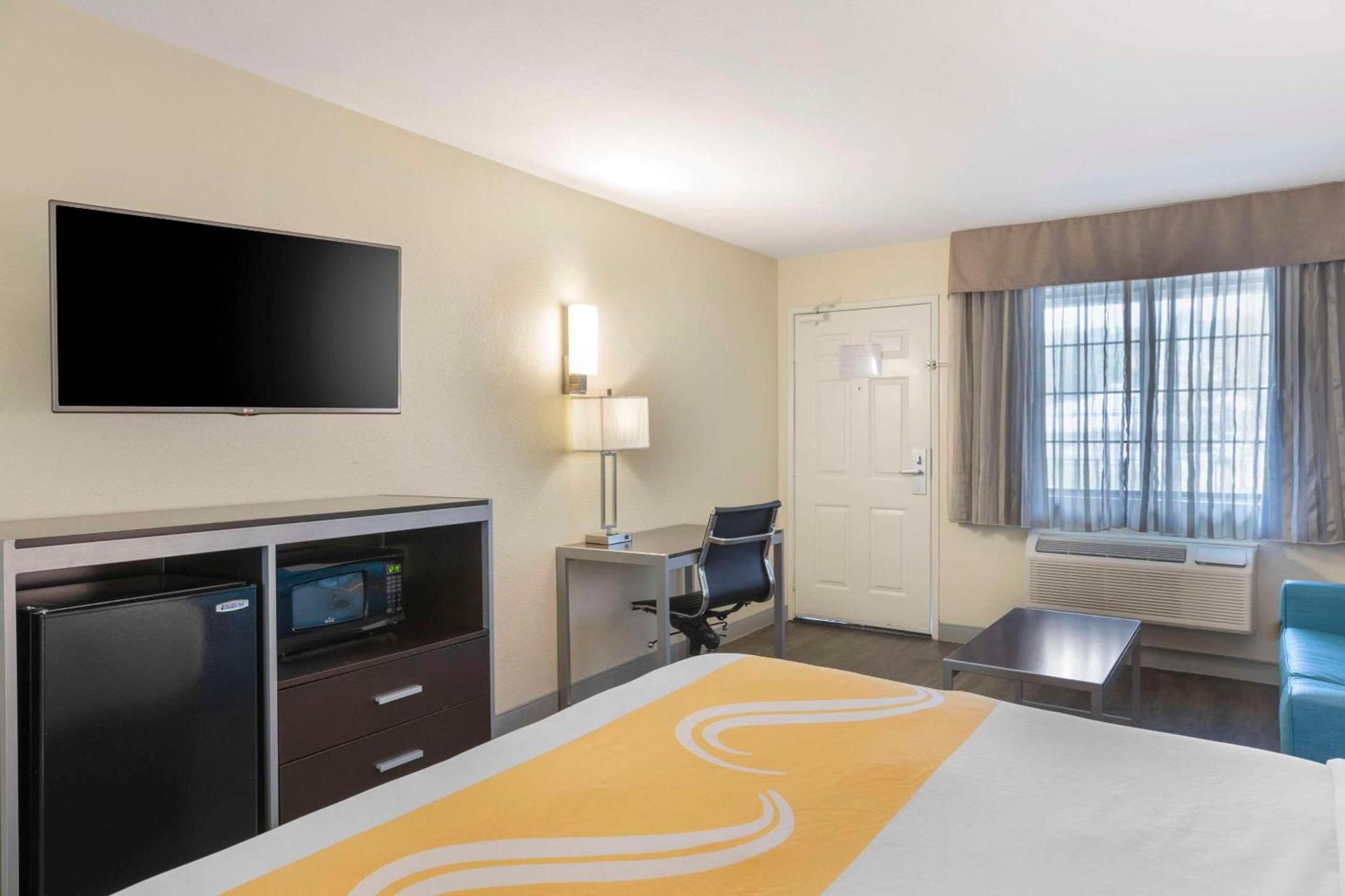 Quality Inn & Suites Camarillo-Oxnard photo 24