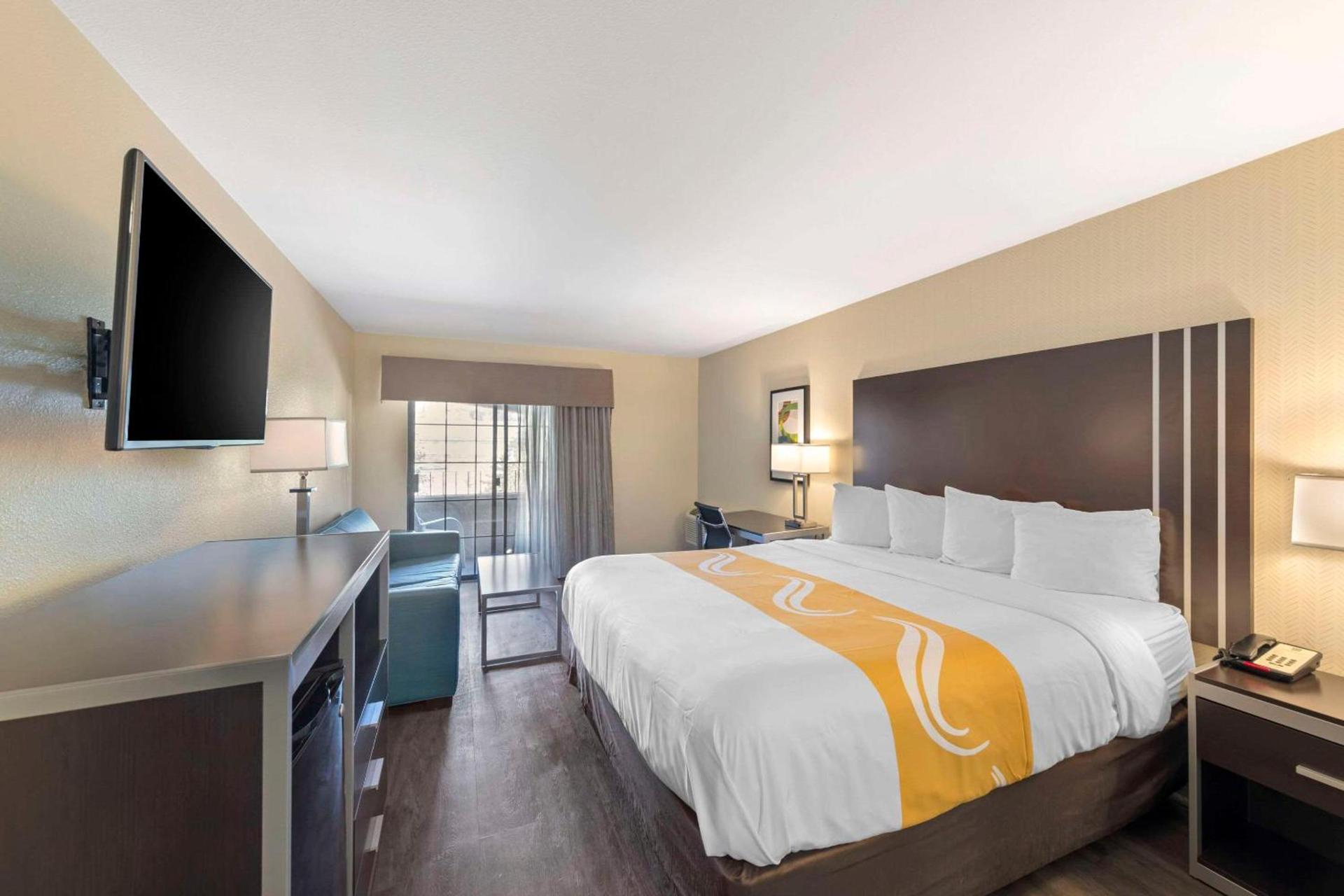 Quality Inn & Suites Camarillo-Oxnard photo 26