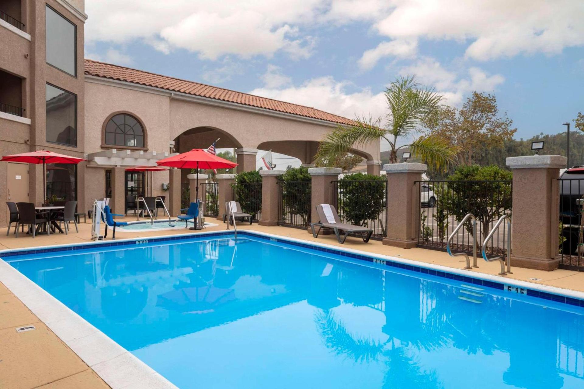 Quality Inn & Suites Camarillo-Oxnard photo 28