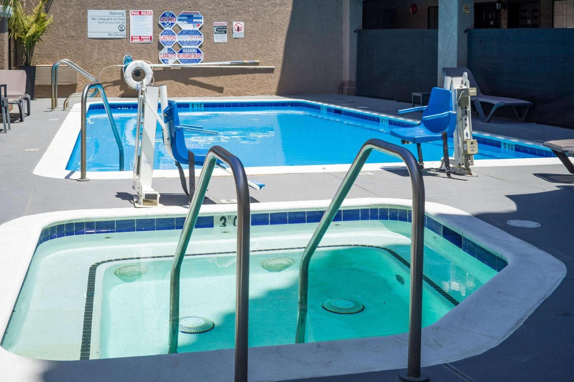 Quality Inn & Suites Camarillo-Oxnard photo 30