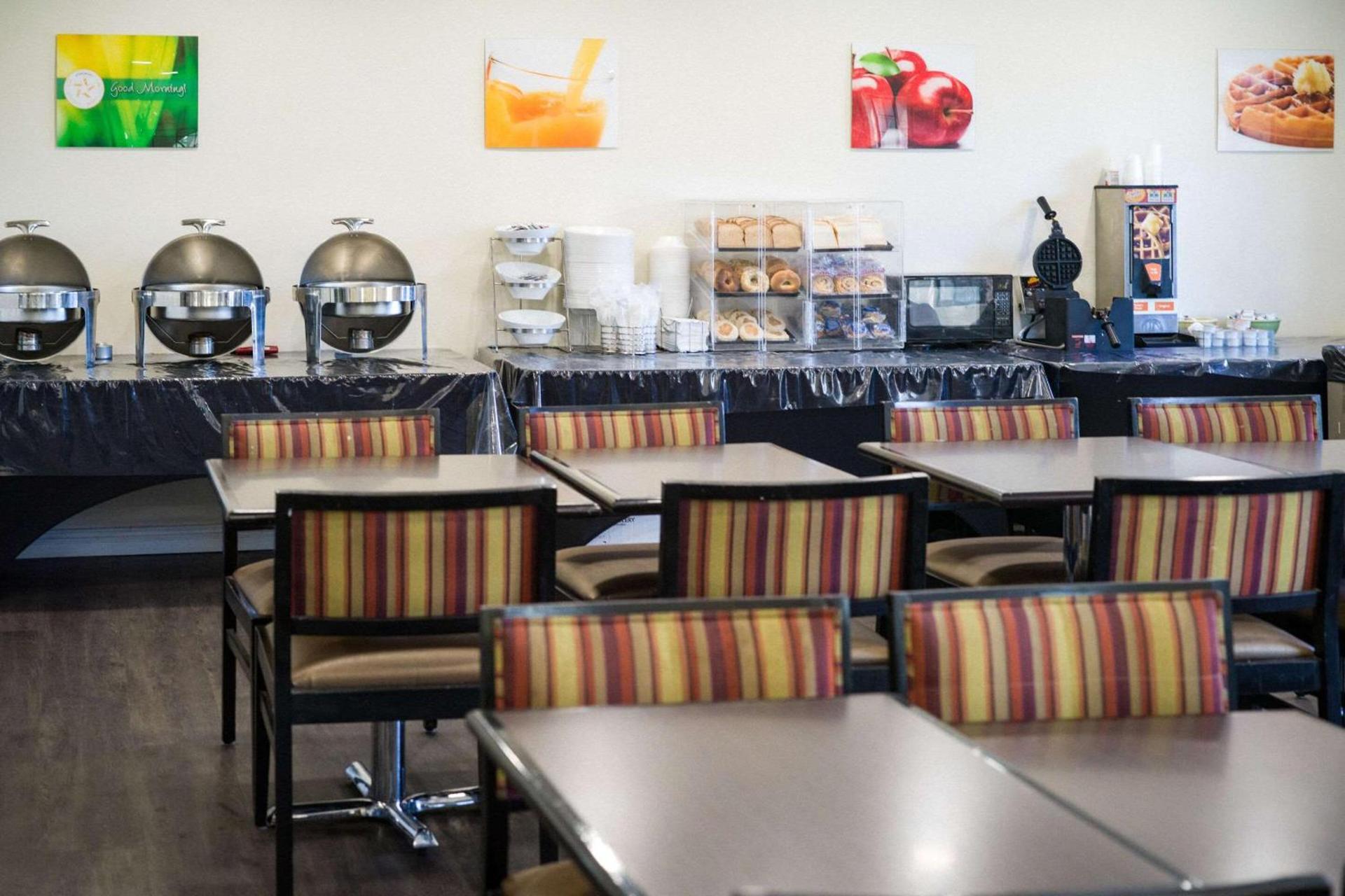 Quality Inn & Suites Camarillo-Oxnard photo 31