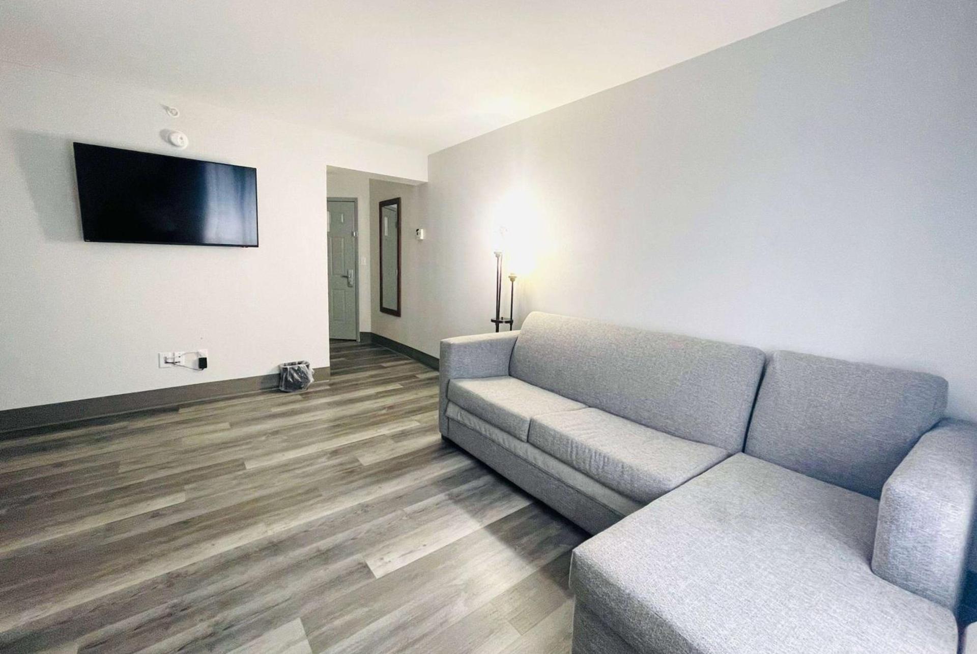 La Quinta by Wyndham Birmingham Homewood photo 26