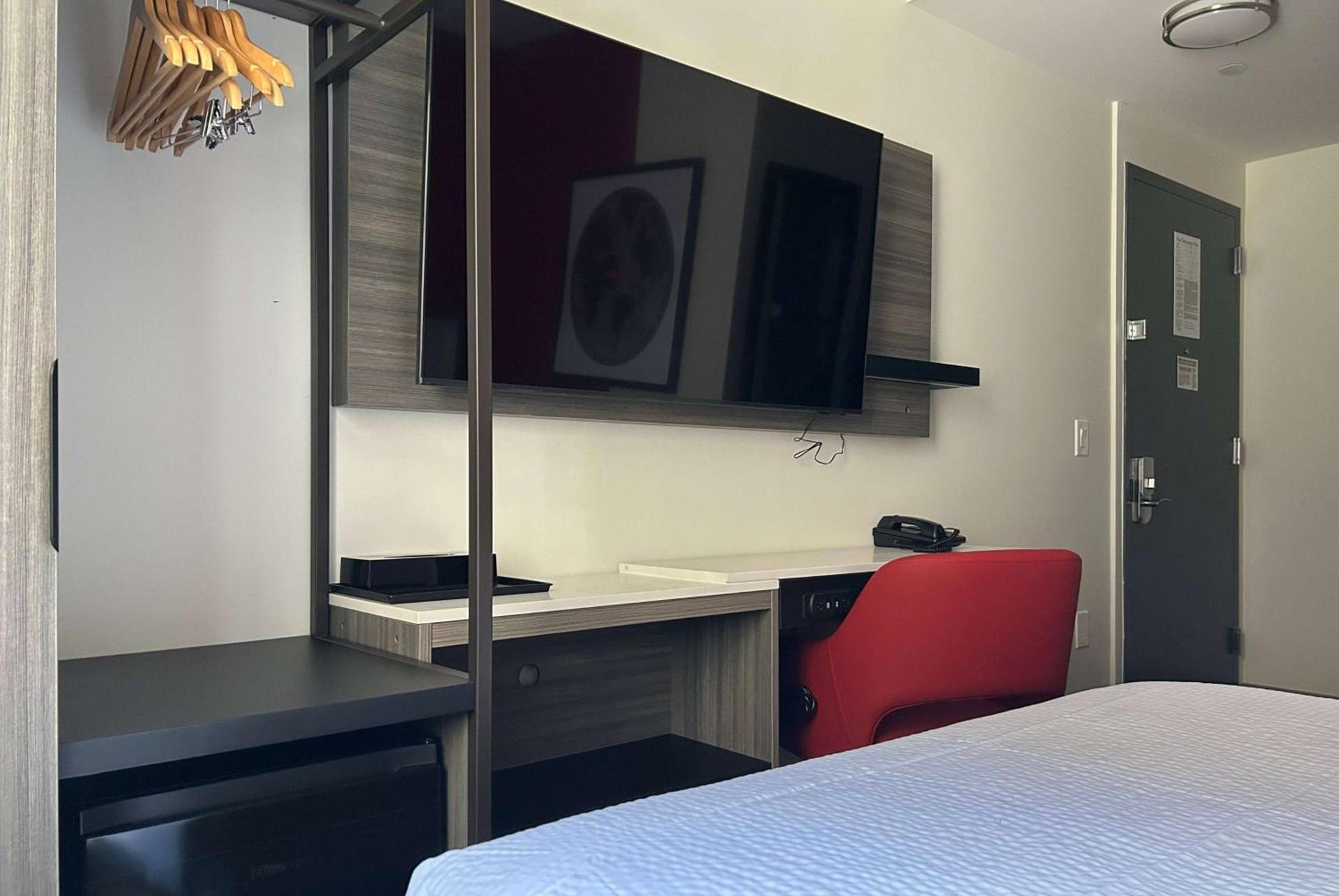Ramada by Wyndham Brooklyn Near Flatbush photo 3