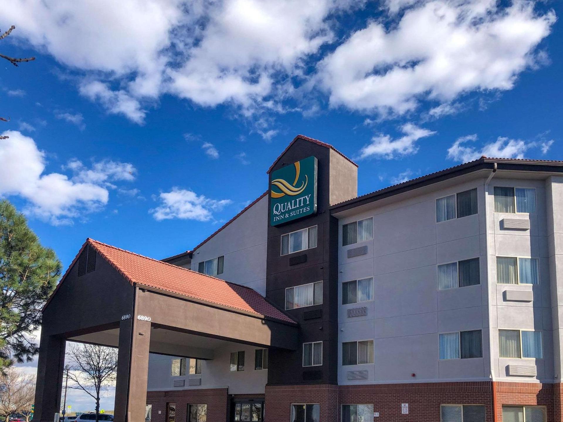 Quality Inn & Suites Denver International Airport — hotel in Denver
