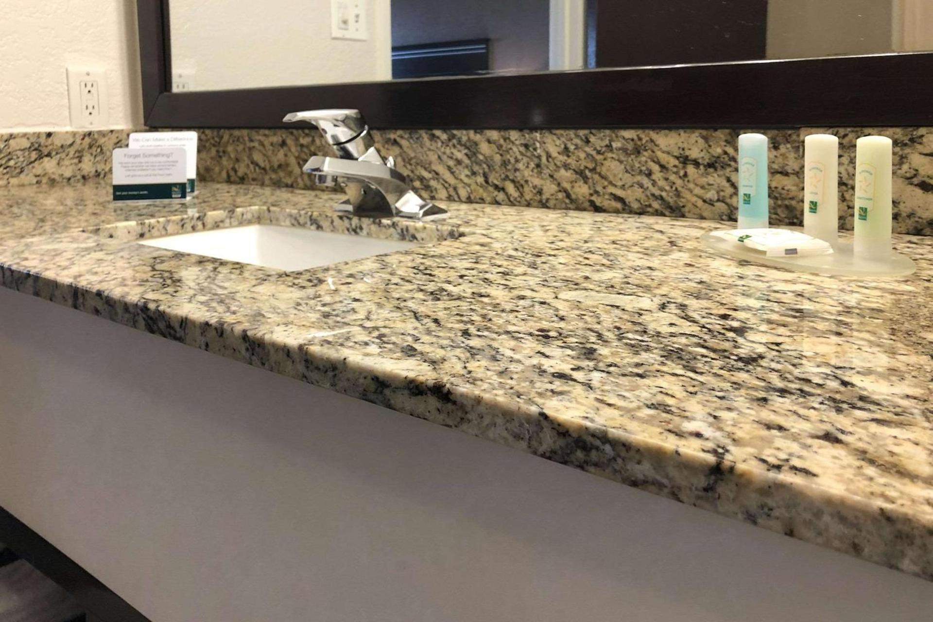Quality Inn & Suites Denver International Airport photo 7