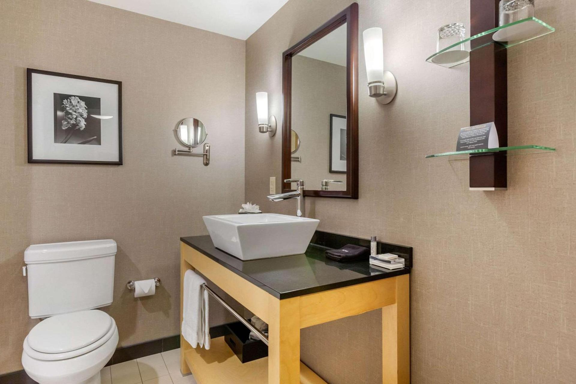 Cambria Hotel Denver International Airport photo 29