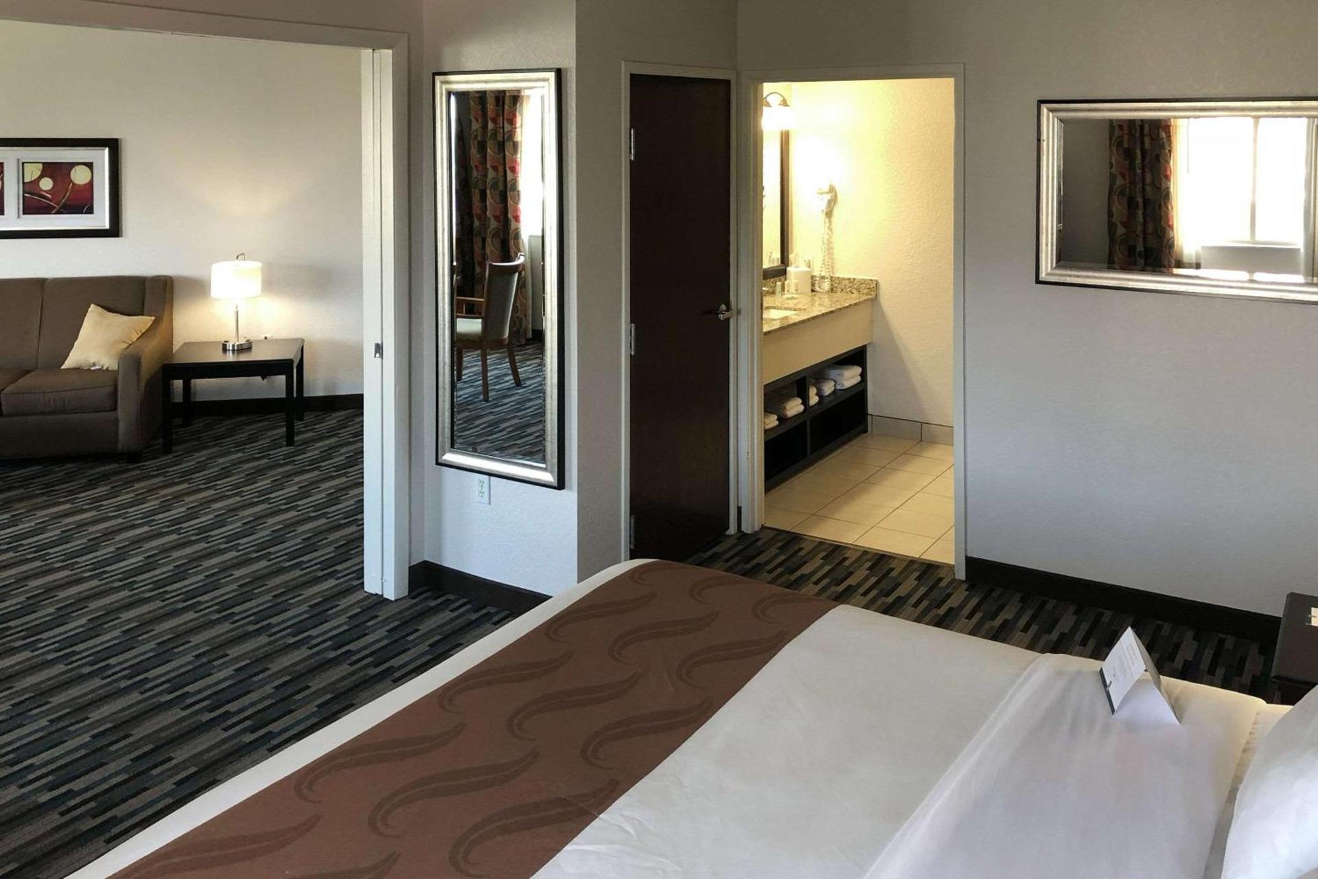 Quality Inn & Suites Denver International Airport photo 19