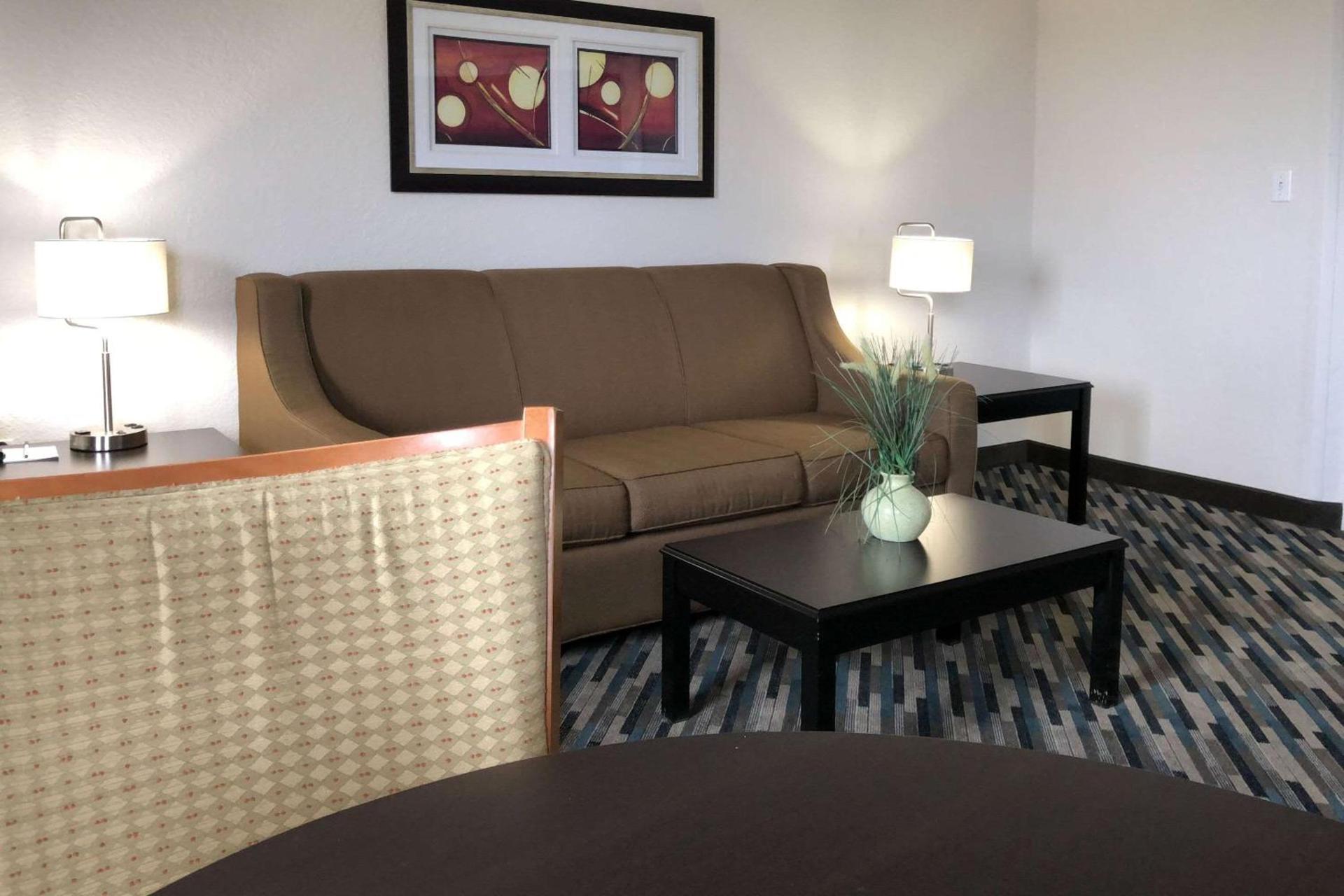 Quality Inn & Suites Denver International Airport photo 20