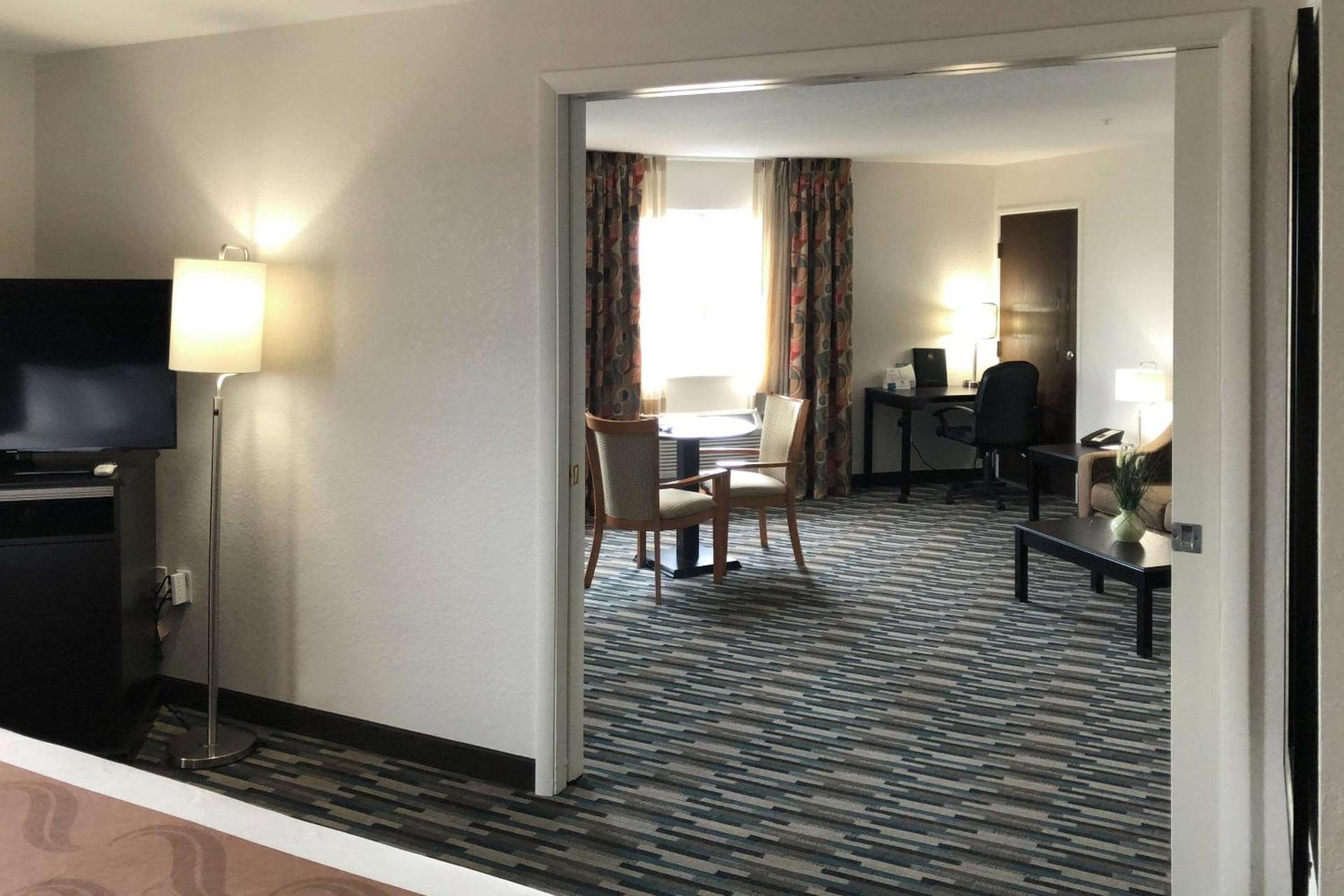 Quality Inn & Suites Denver International Airport photo 21