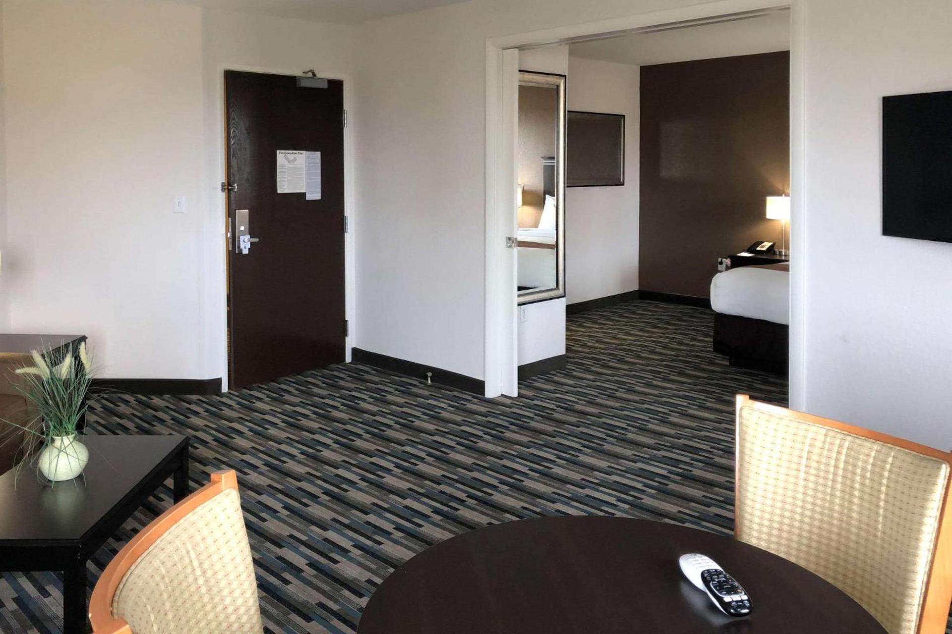 Quality Inn & Suites Denver International Airport photo 22