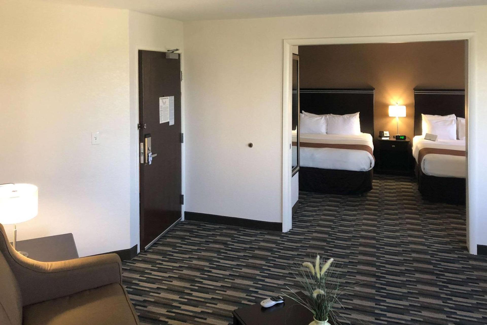 Quality Inn & Suites Denver International Airport photo 23
