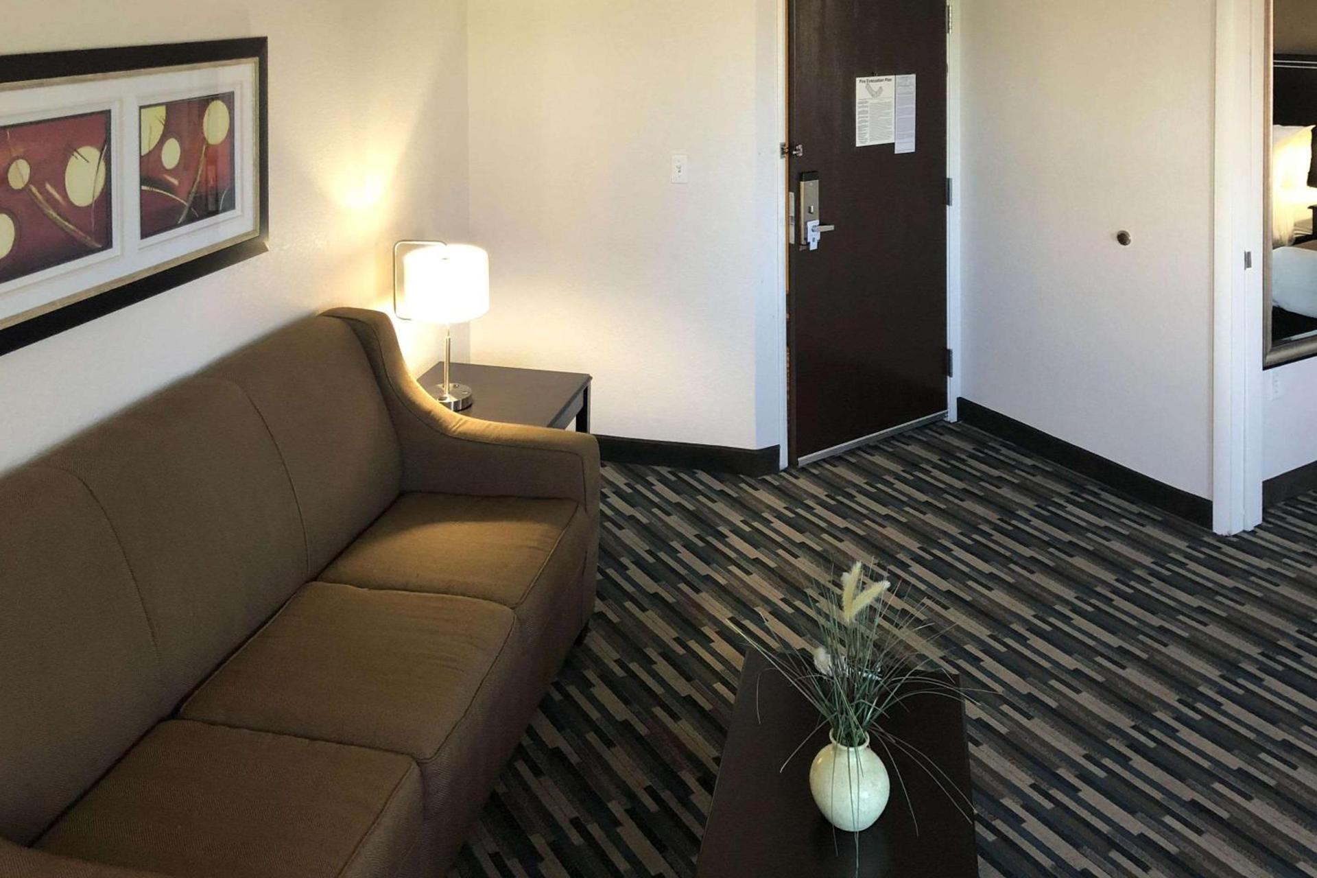Quality Inn & Suites Denver International Airport photo 24