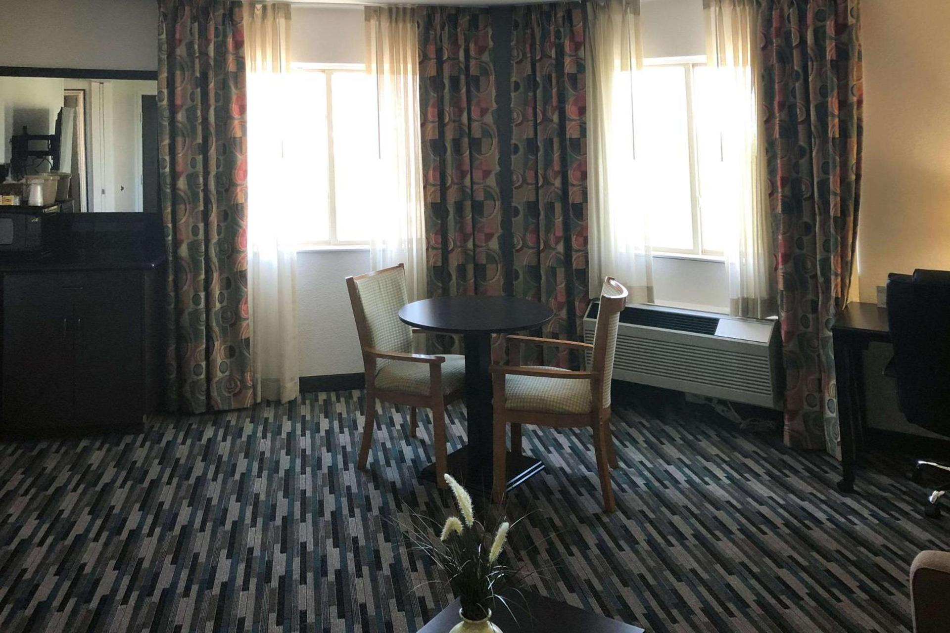 Quality Inn & Suites Denver International Airport photo 26