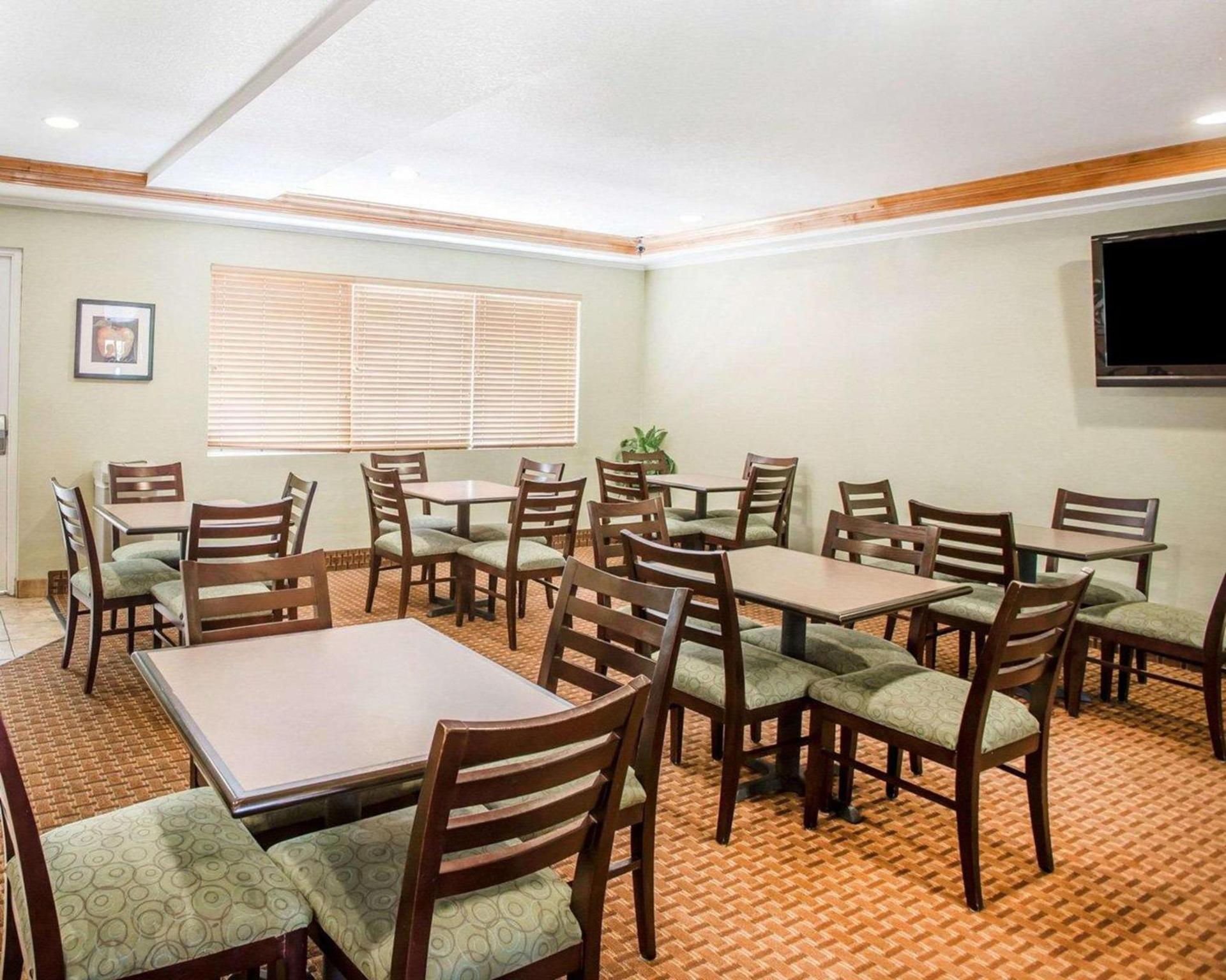Quality Inn & Suites Denver International Airport photo 34