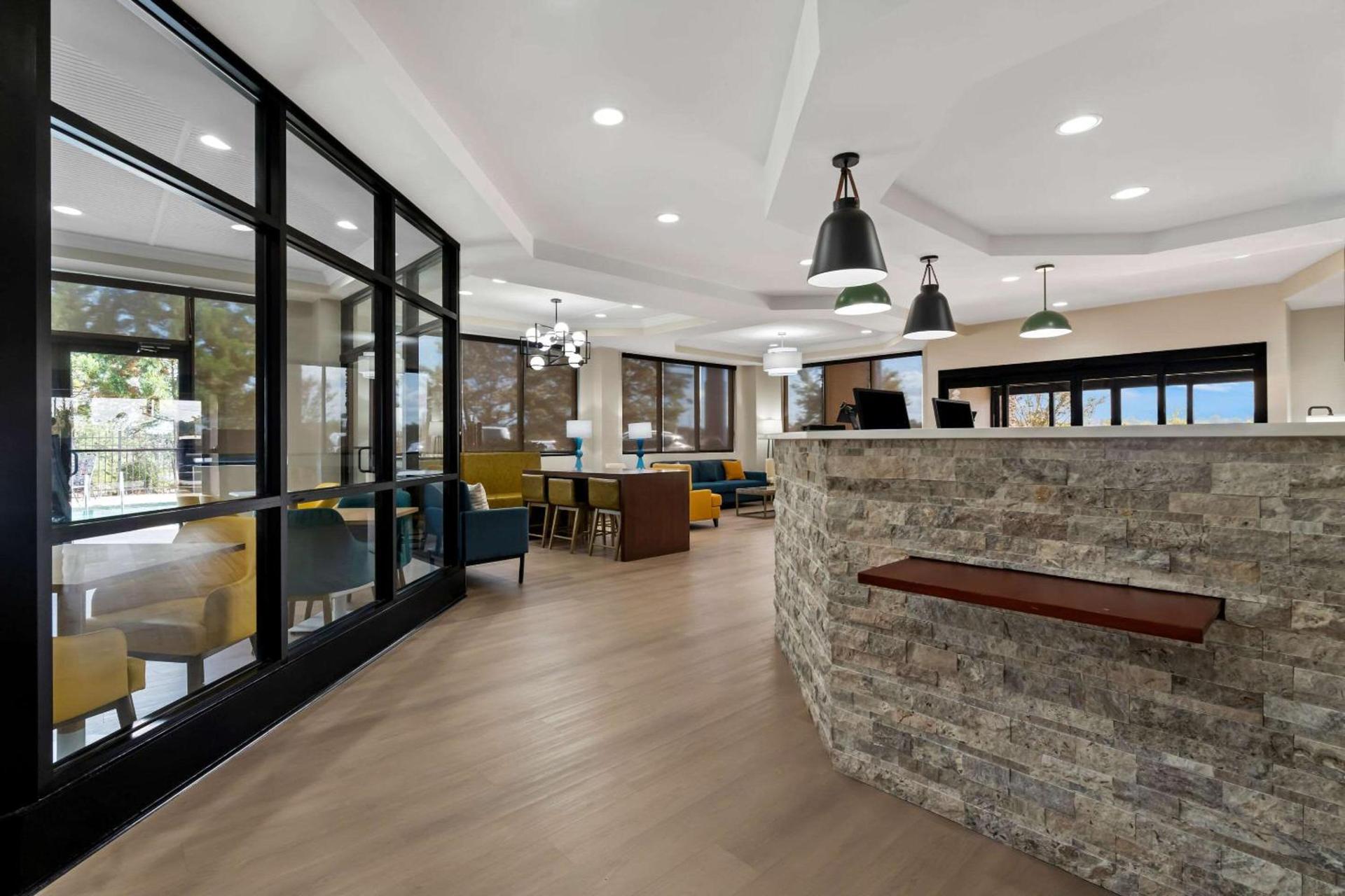 Comfort Suites Augusta Riverwatch photo 11