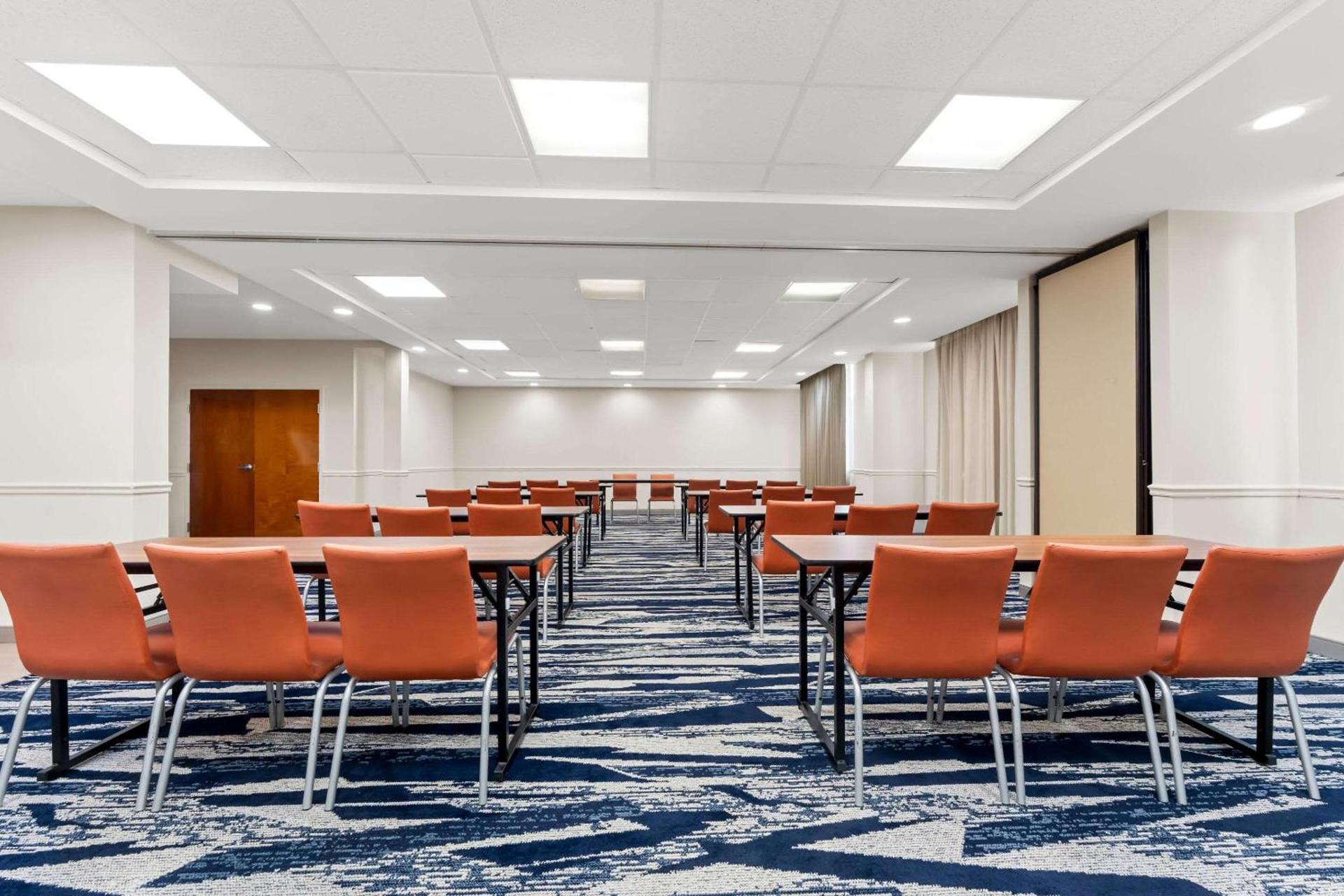 Comfort Suites Augusta Riverwatch photo 30