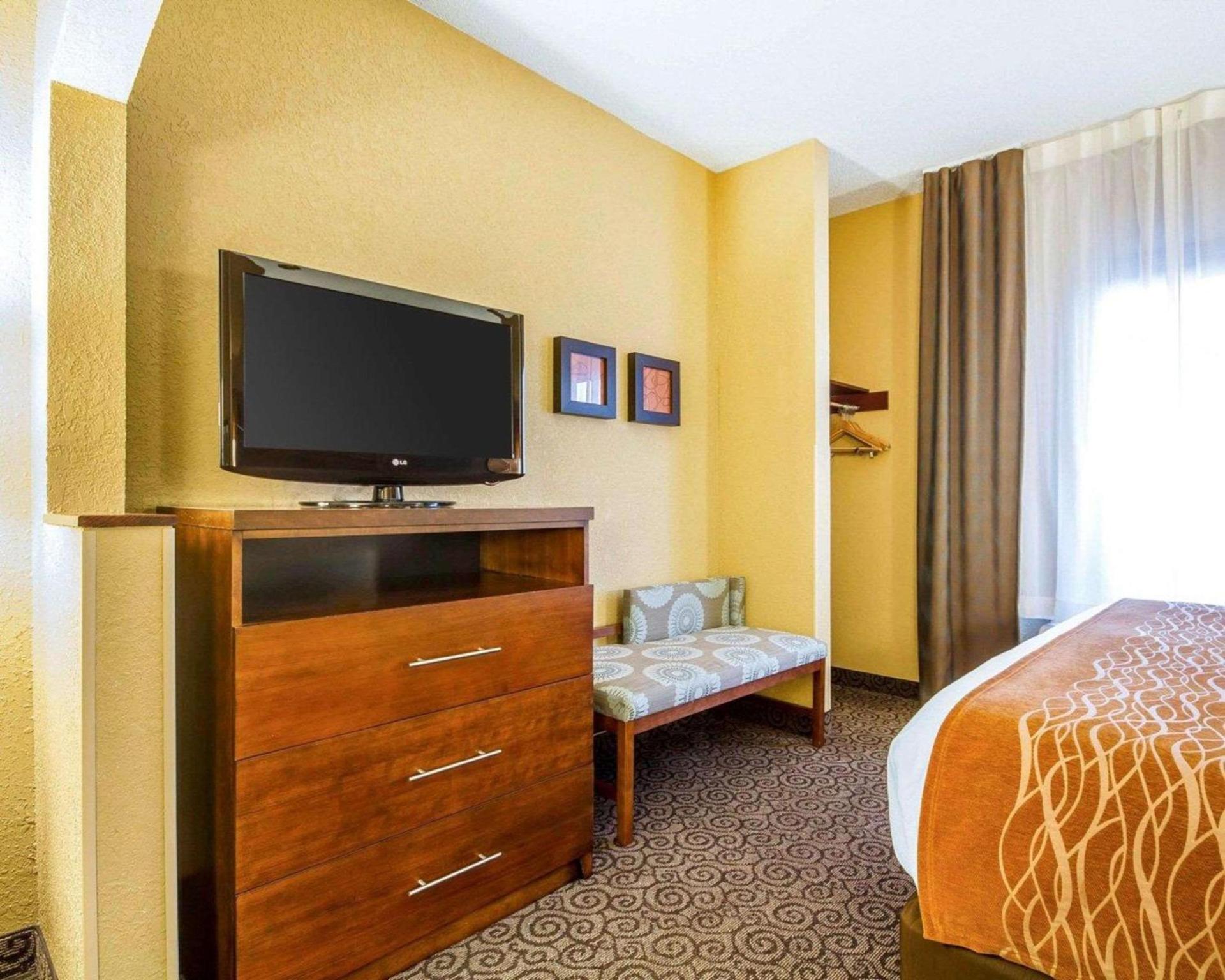 Comfort Suites Ramsey photo 17