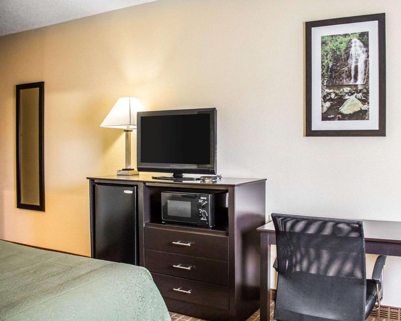GrandStay Hotel & Suites Minocqua photo 9