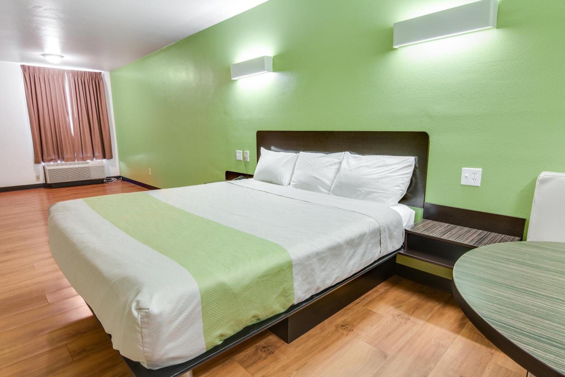Motel 6-Longview, TX - North photo 51