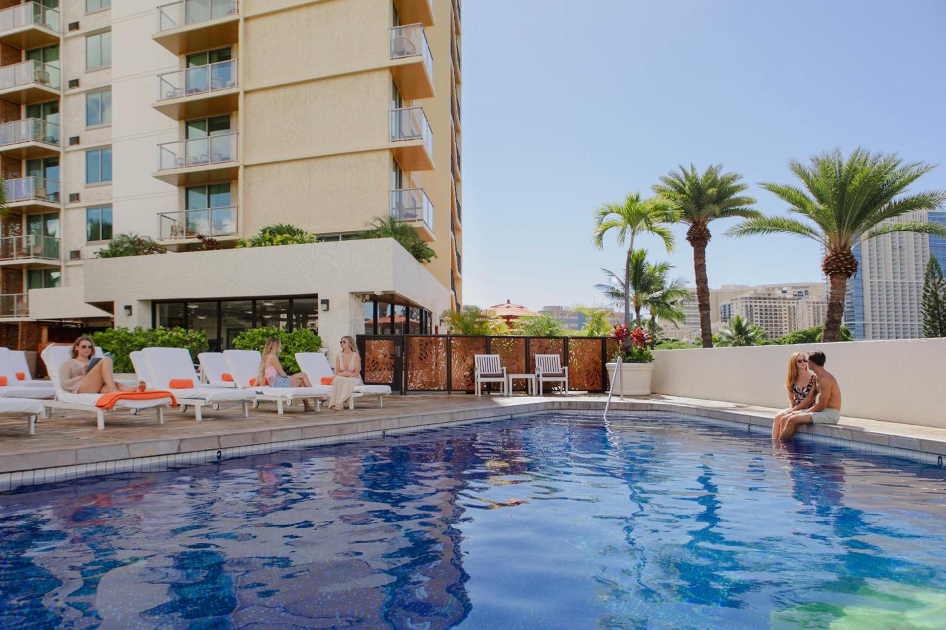 Luana Waikiki Hotel & Suites photo 12