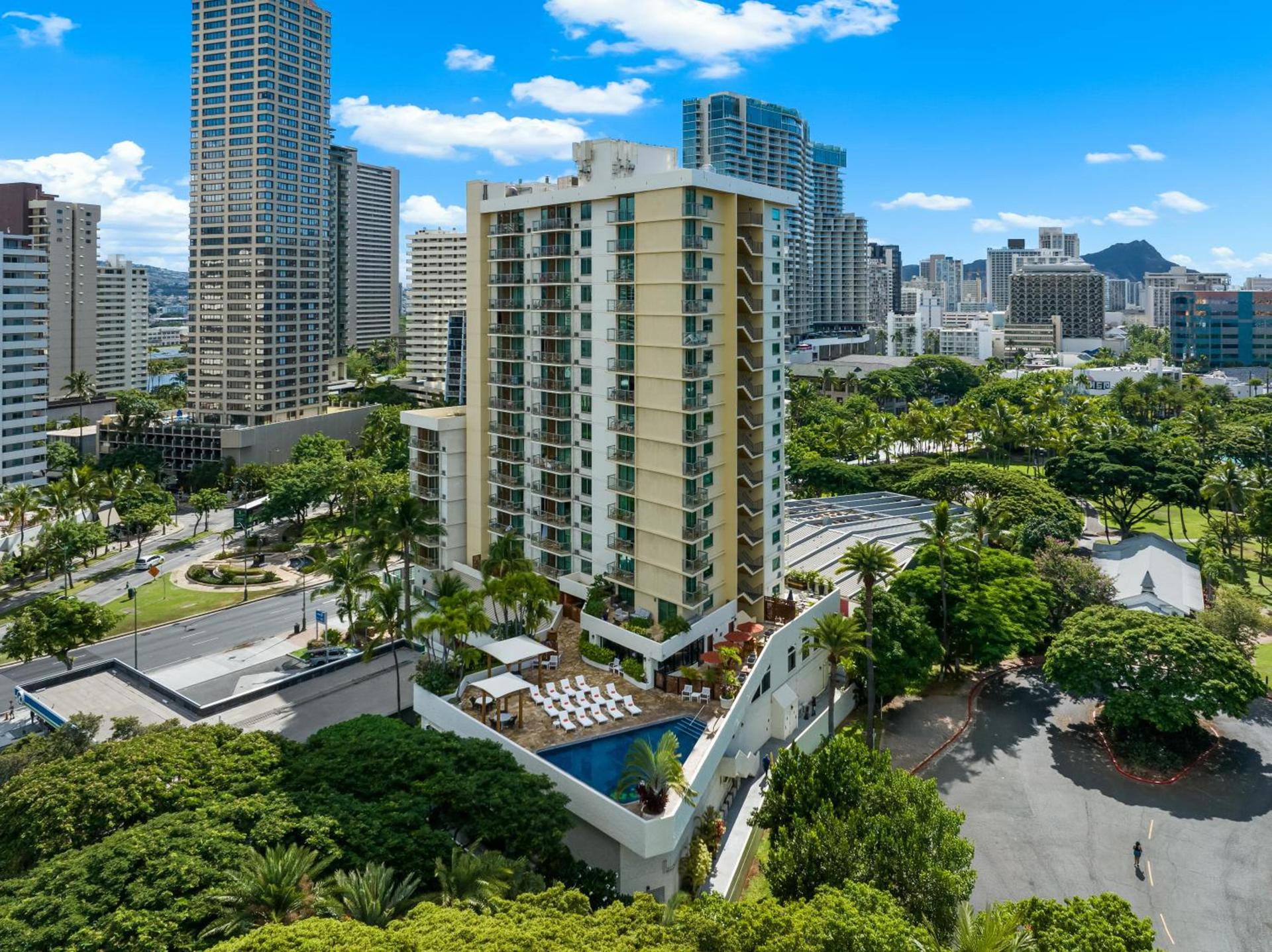 Luana Waikiki Hotel & Suites photo 14