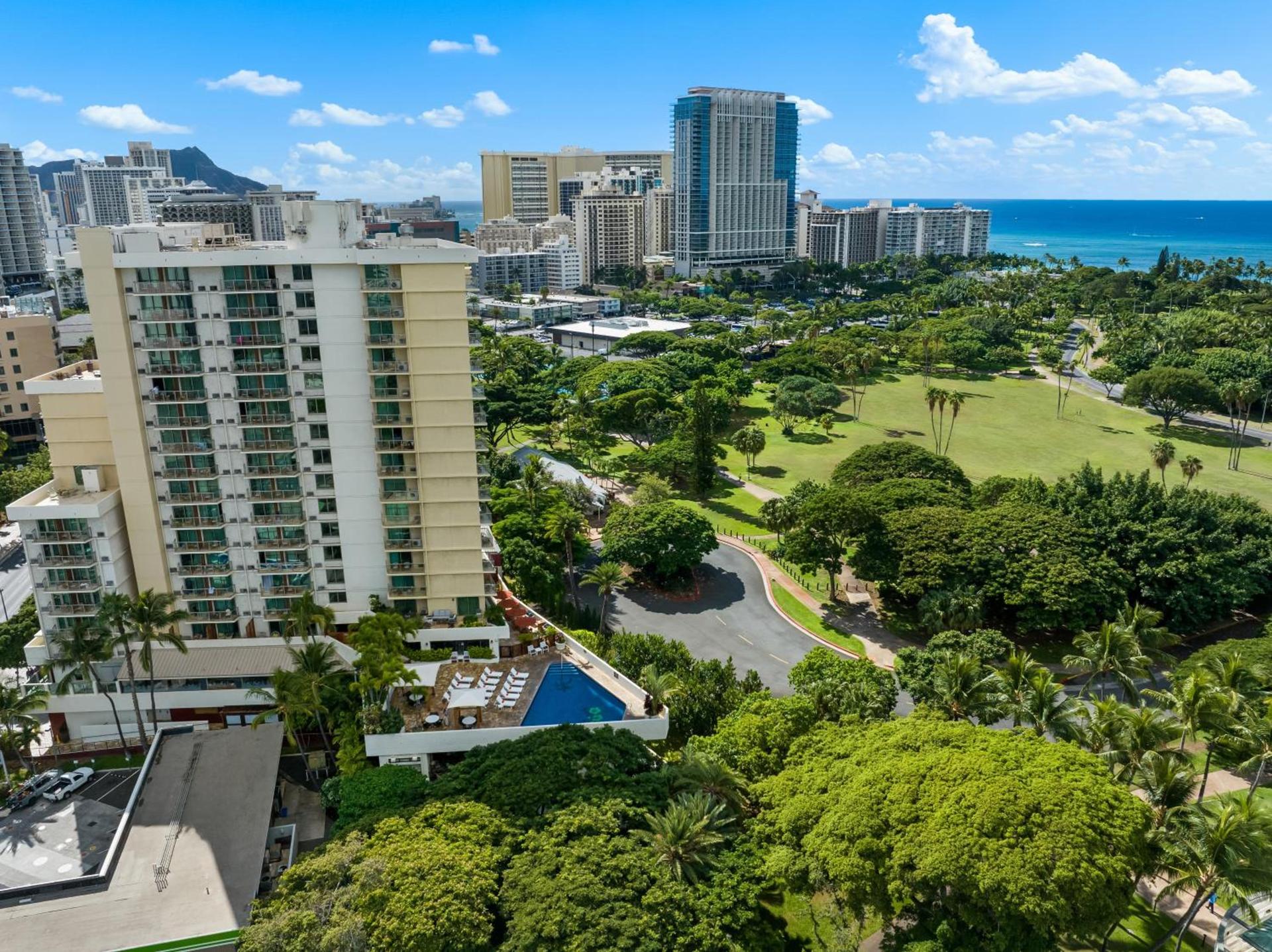 Luana Waikiki Hotel & Suites photo 15