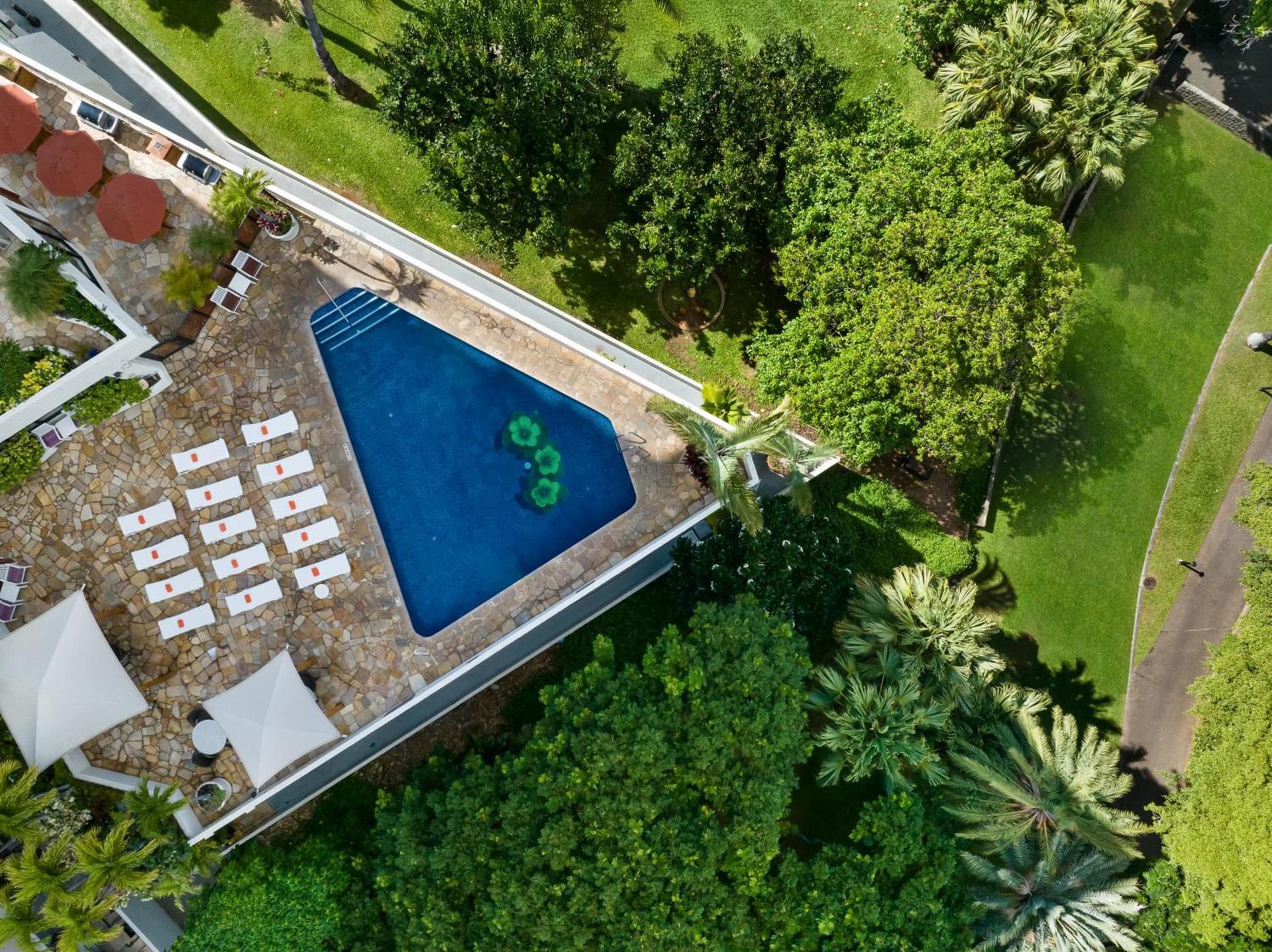 Luana Waikiki Hotel & Suites photo 16