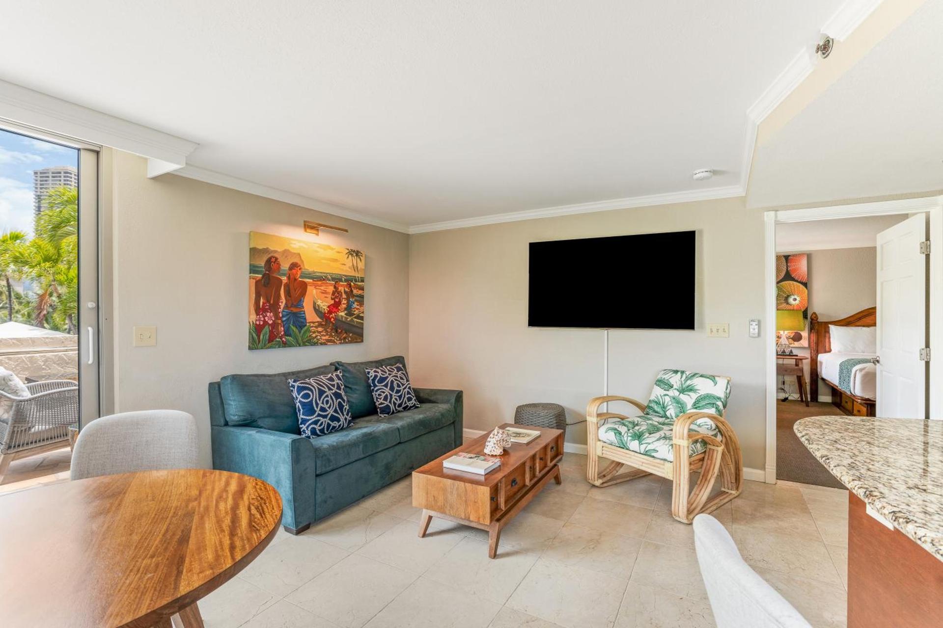 Luana Waikiki Hotel & Suites photo 20