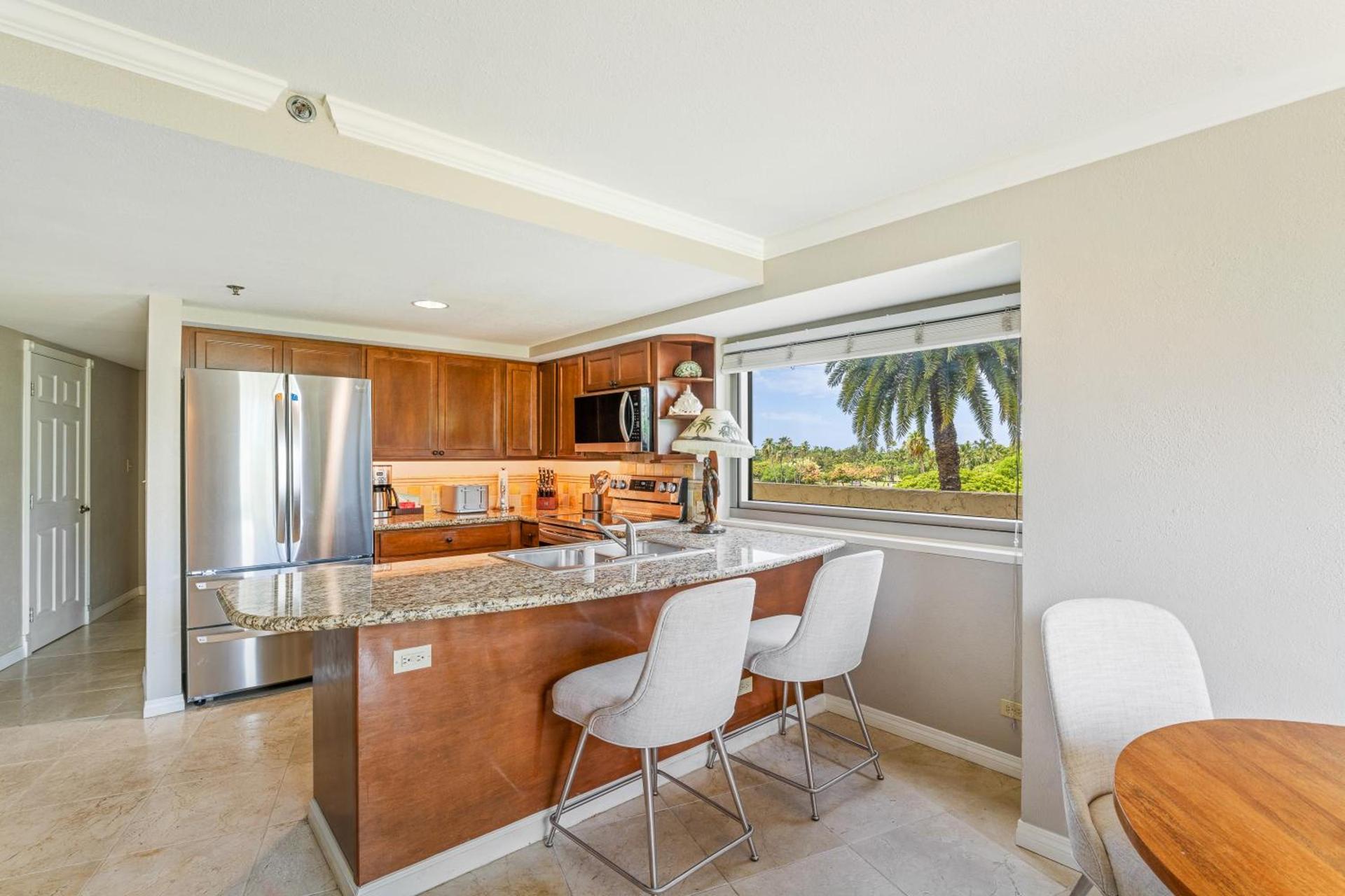 Luana Waikiki Hotel & Suites photo 22