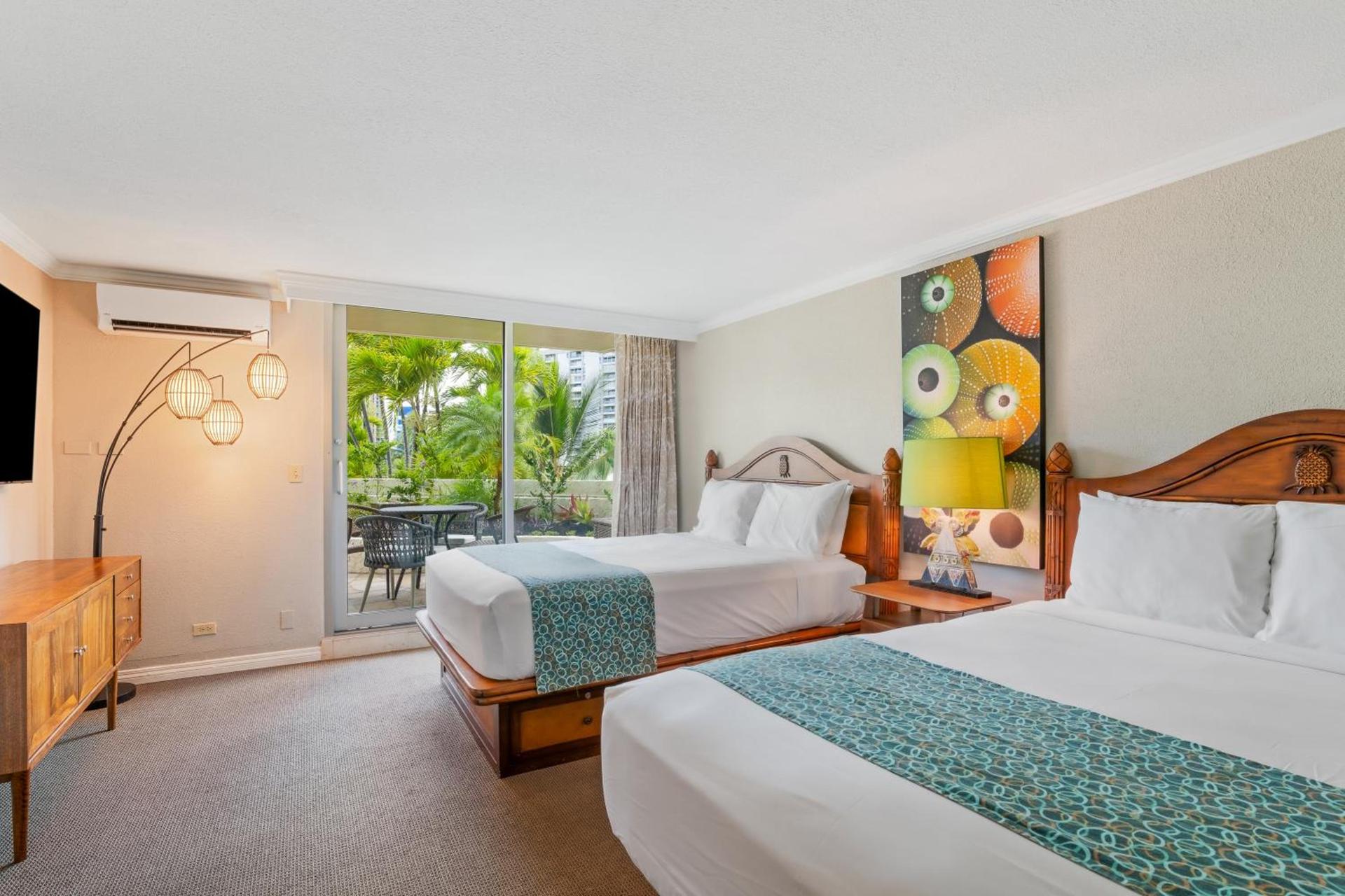 Luana Waikiki Hotel & Suites photo 24