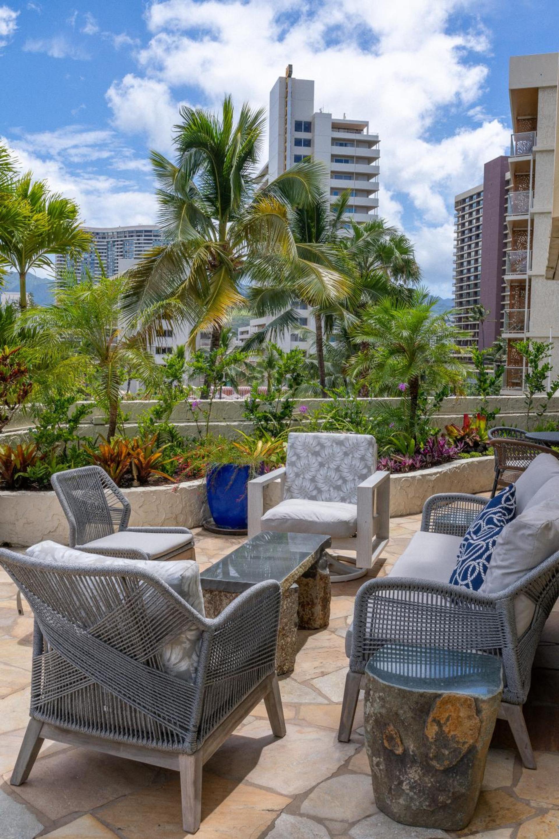 Luana Waikiki Hotel & Suites photo 30