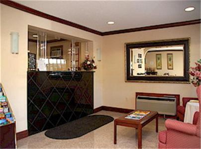 Yorktown Motor Lodge photo 2
