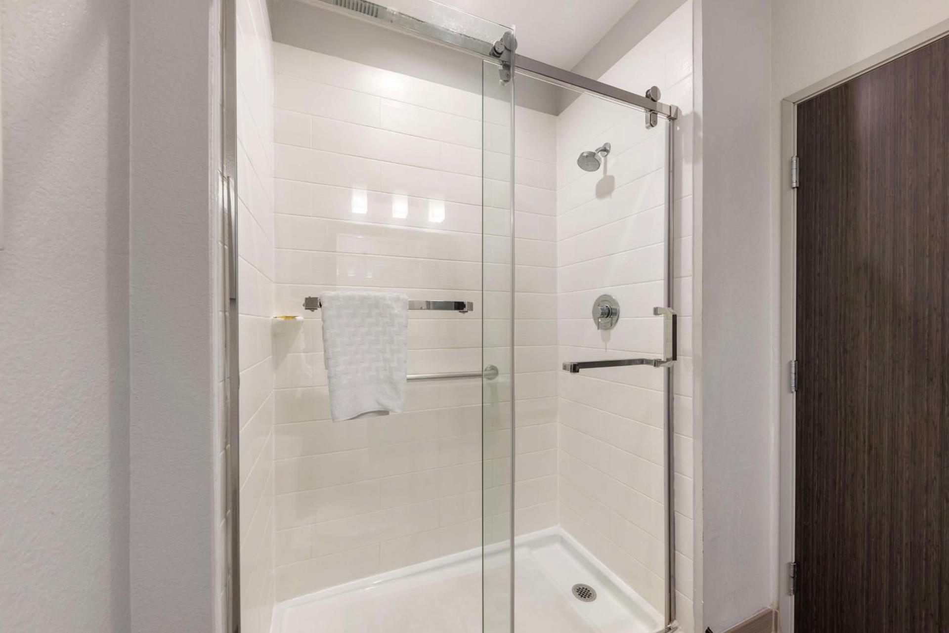 Best Western Plus Buda Austin Inn & Suites photo 37