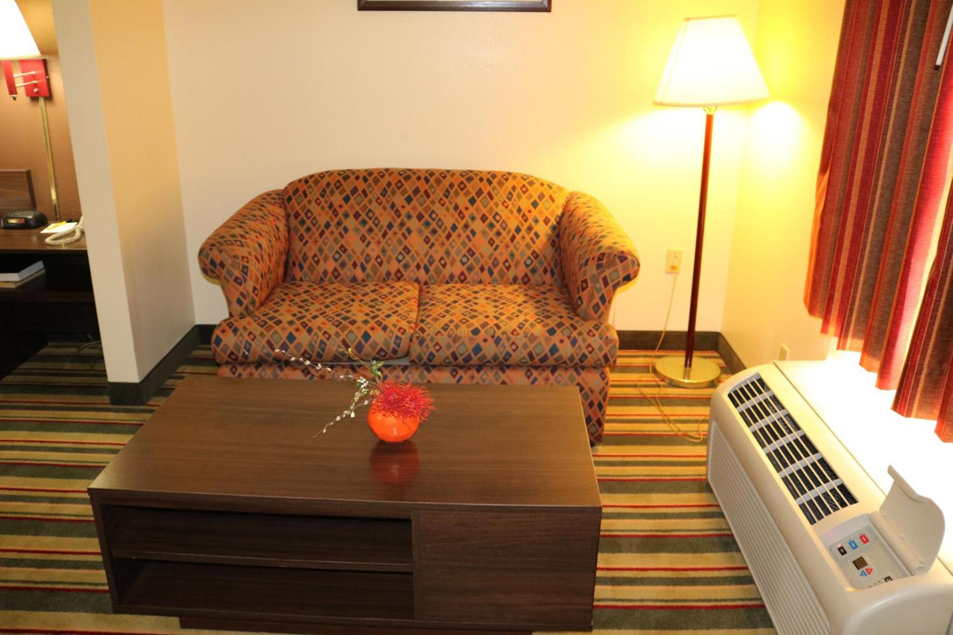 Super 8 by Wyndham Dublin photo 53