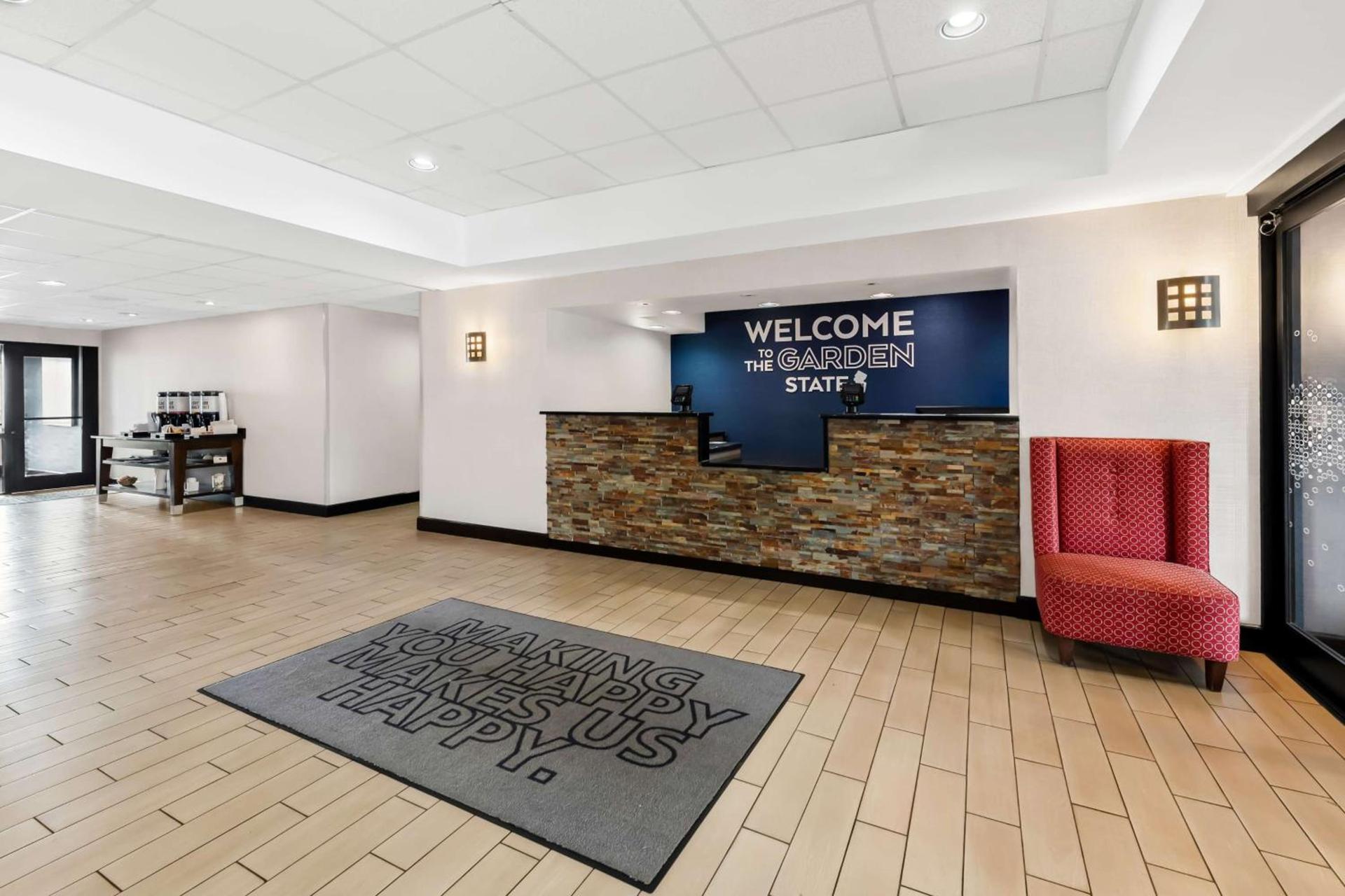 Hampton Inn Pennsville photo 2