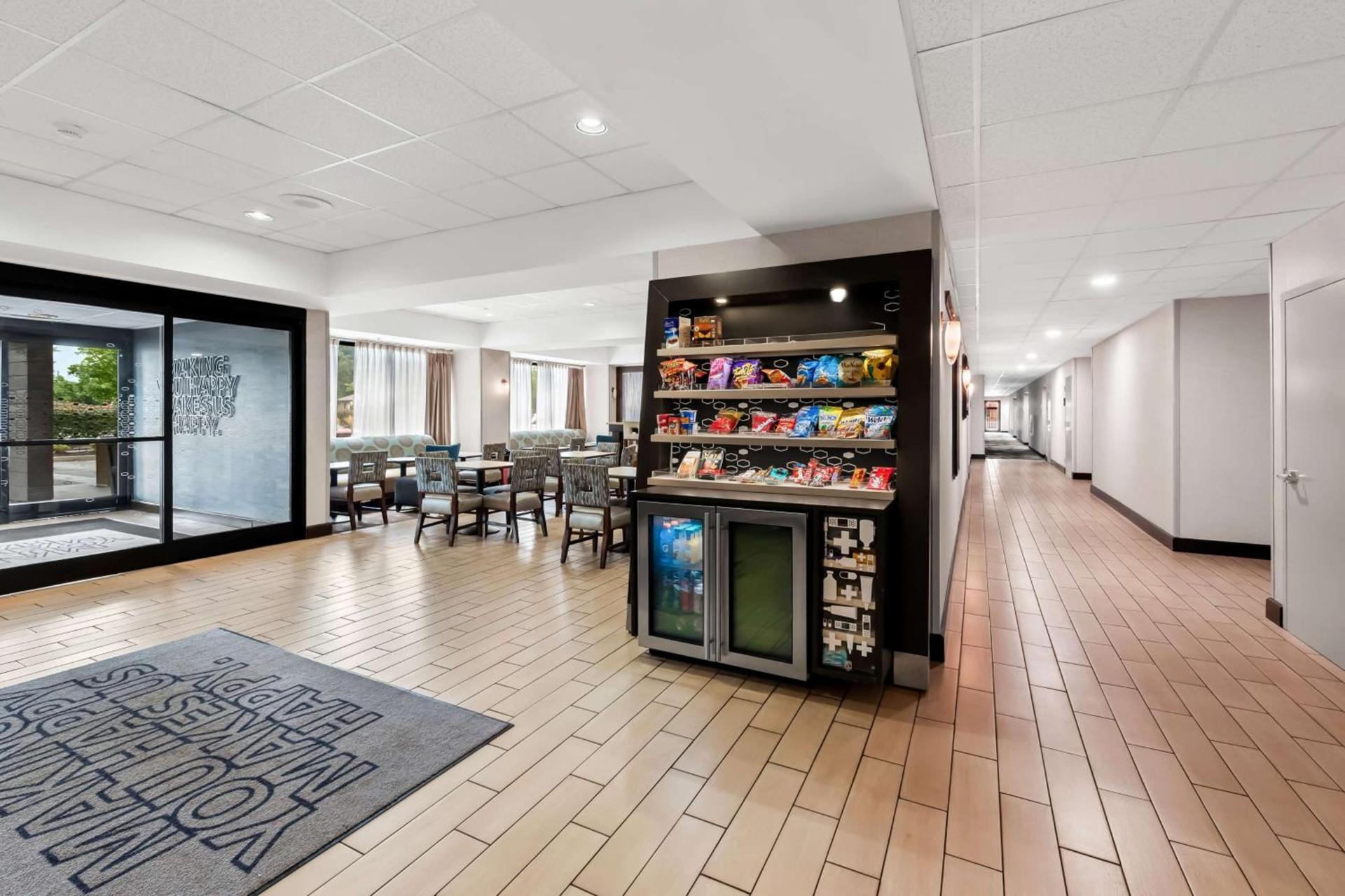 Hampton Inn Pennsville photo 4