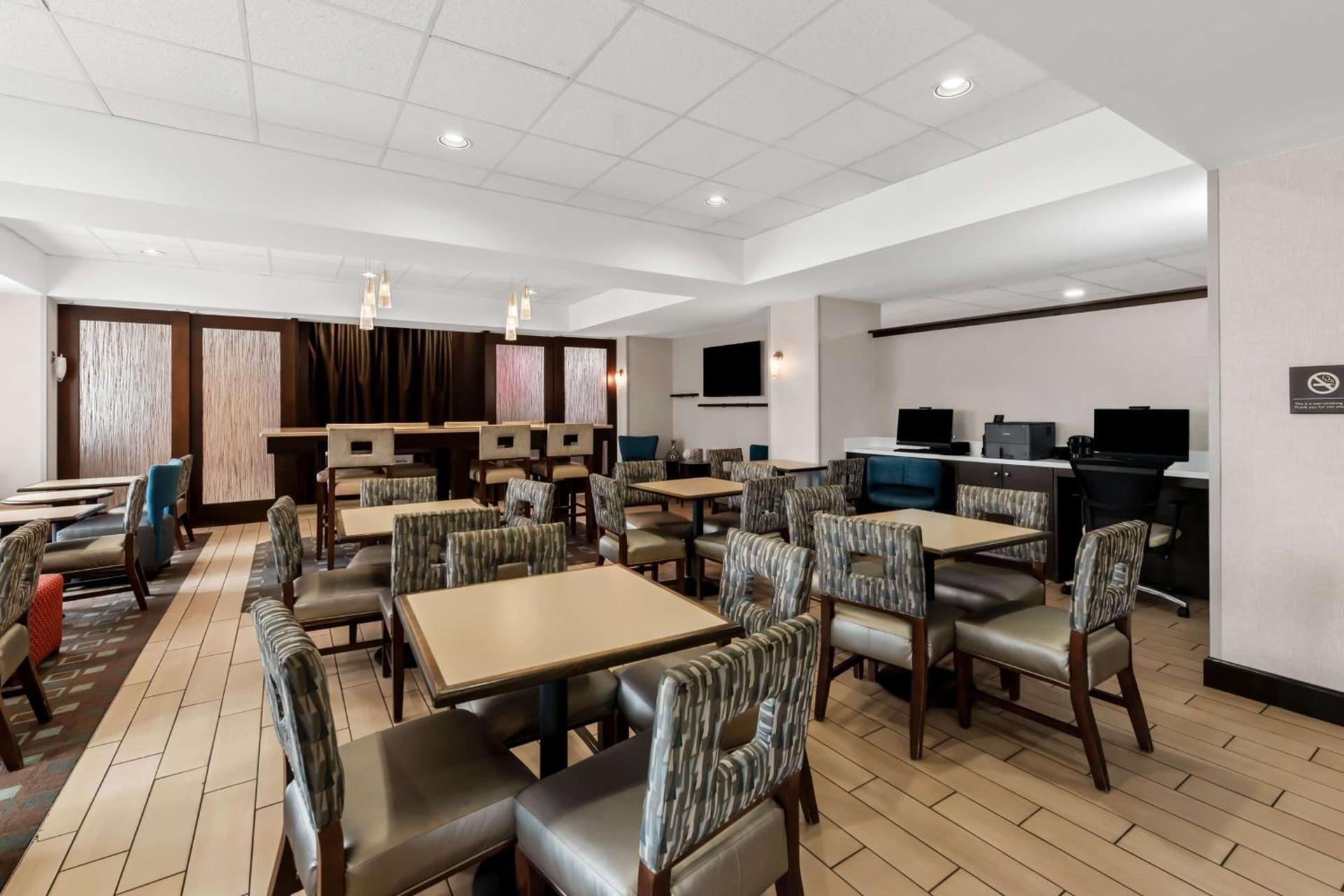 Hampton Inn Pennsville photo 5