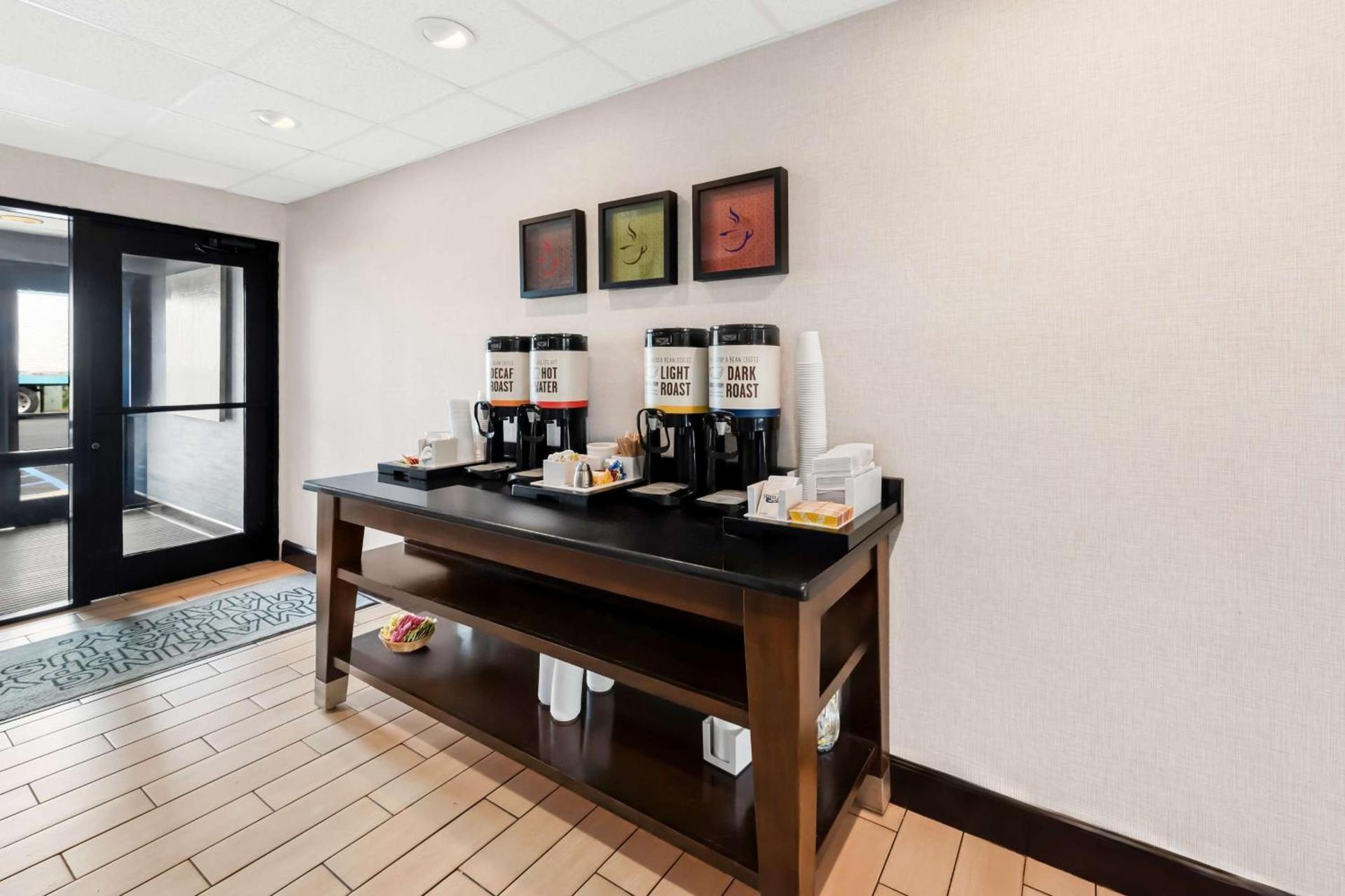 Hampton Inn Pennsville photo 6