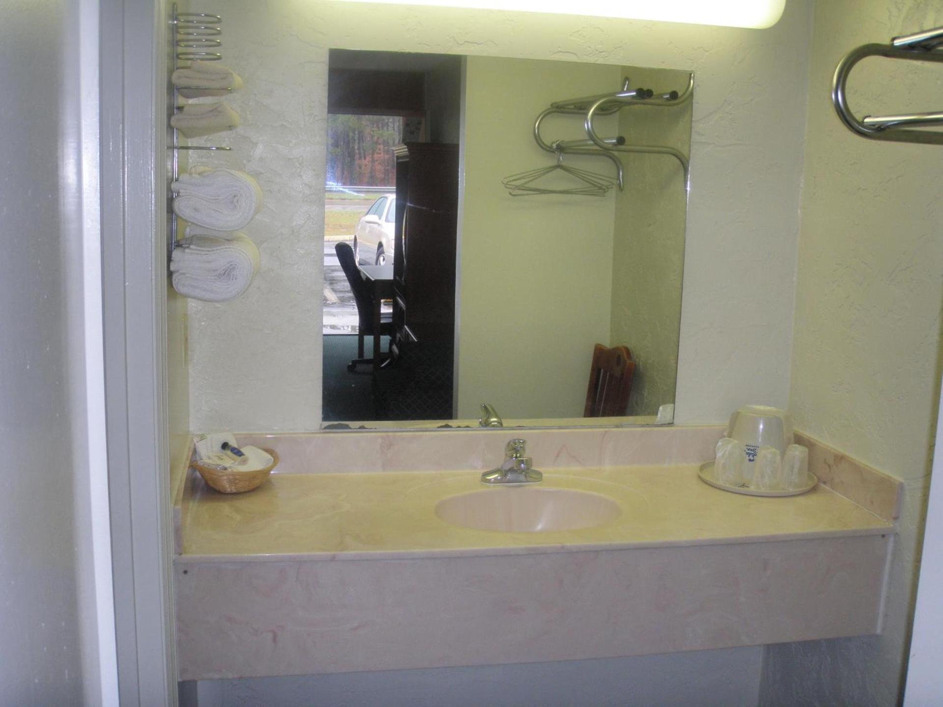 Applegate Inn photo 5