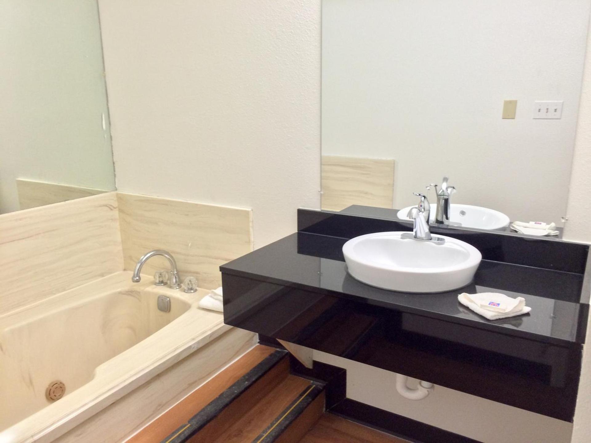 Motel 6-Longview, TX - North photo 22