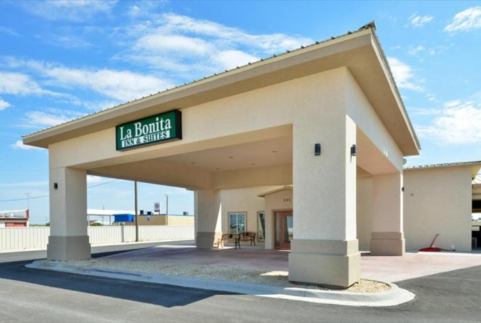 La Bonita Inn & Suites - Crane photo 35
