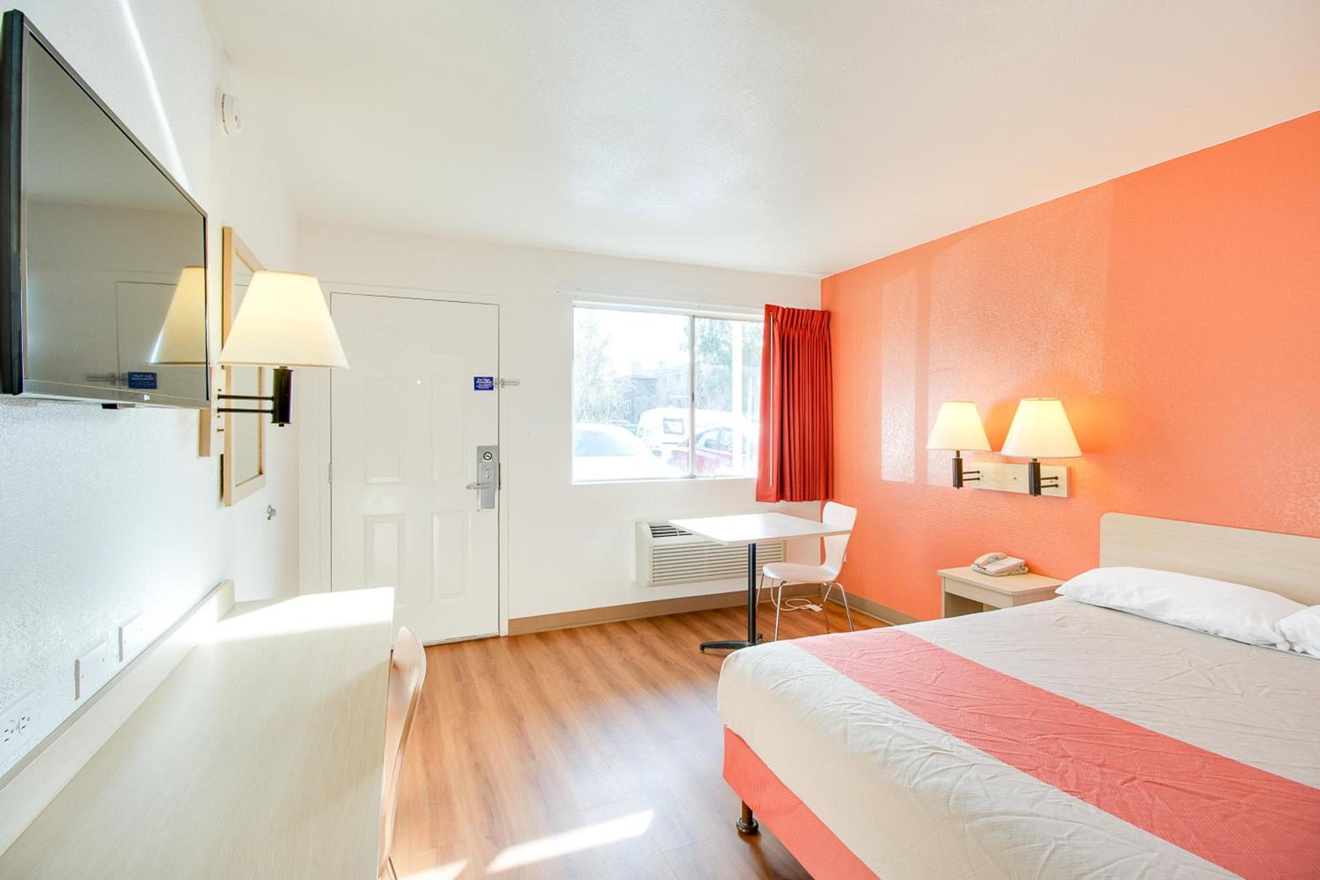 Motel 6-Phoenix, AZ - East photo 40
